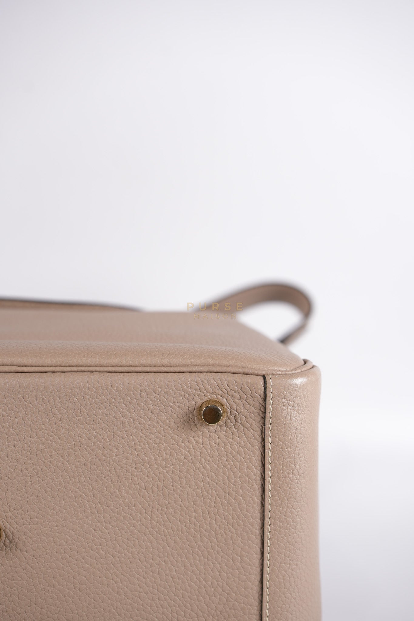 Lindy 30 Gris Tourterelle in Clemence Leather and Gold Hardware Stamp Square P (2012) | Purse Maison Luxury Bags Shop