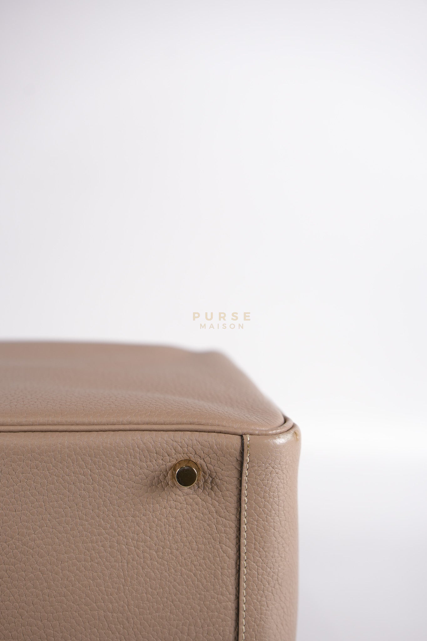 Lindy 30 Gris Tourterelle in Clemence Leather and Gold Hardware Stamp Square P (2012) | Purse Maison Luxury Bags Shop