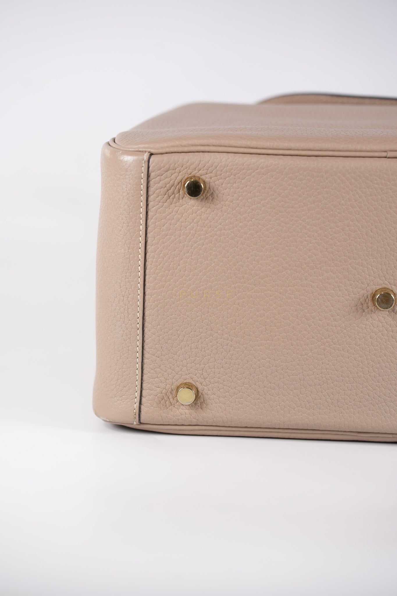 Lindy 30 Gris Tourterelle in Clemence Leather and Gold Hardware Stamp Square P (2012) | Purse Maison Luxury Bags Shop