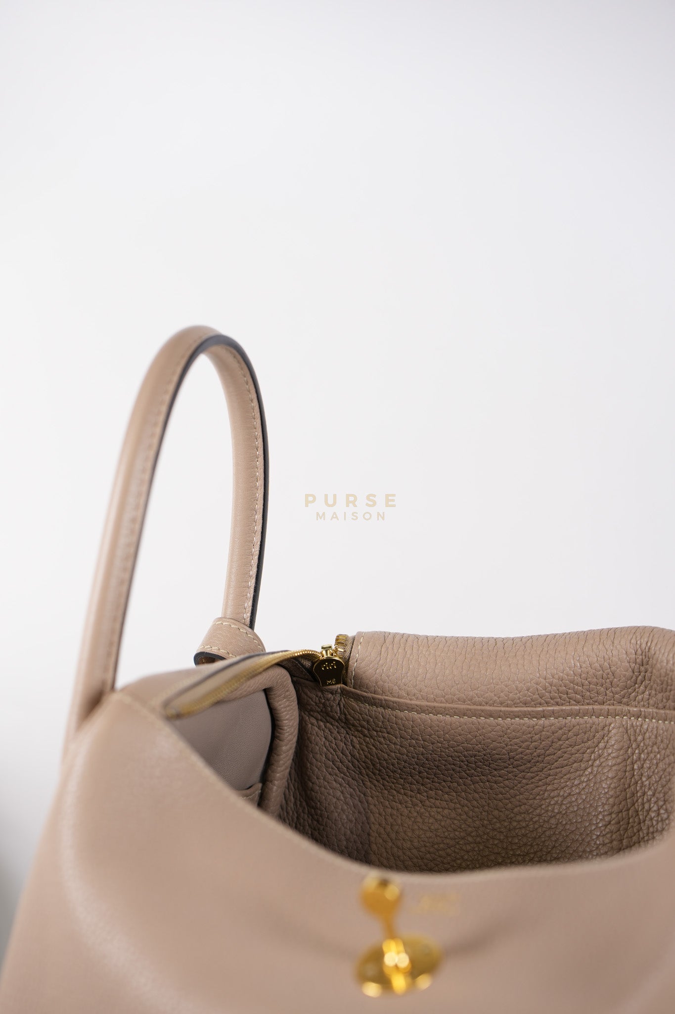 Lindy 30 Gris Tourterelle in Clemence Leather and Gold Hardware Stamp Square P (2012) | Purse Maison Luxury Bags Shop