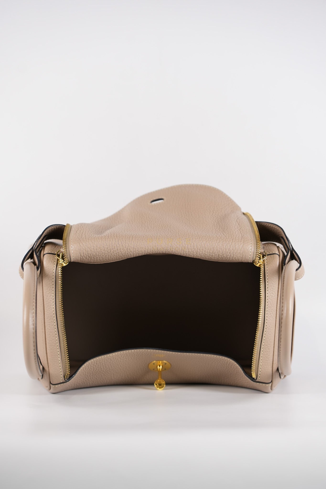 Lindy 30 Gris Tourterelle in Clemence Leather and Gold Hardware Stamp Square P (2012) | Purse Maison Luxury Bags Shop