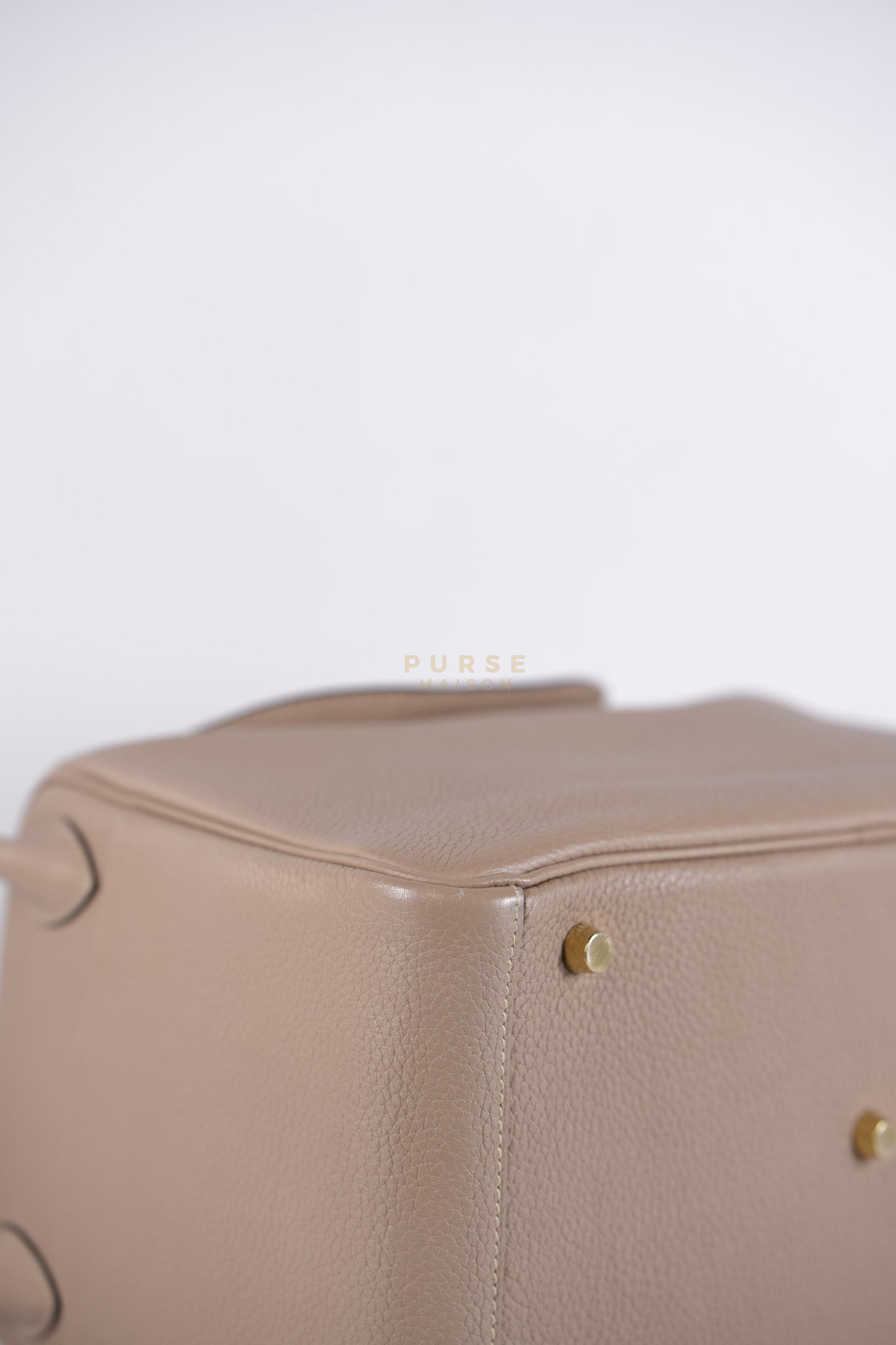 Lindy 30 Gris Tourterelle in Clemence Leather and Gold Hardware Stamp Square P (2012) | Purse Maison Luxury Bags Shop