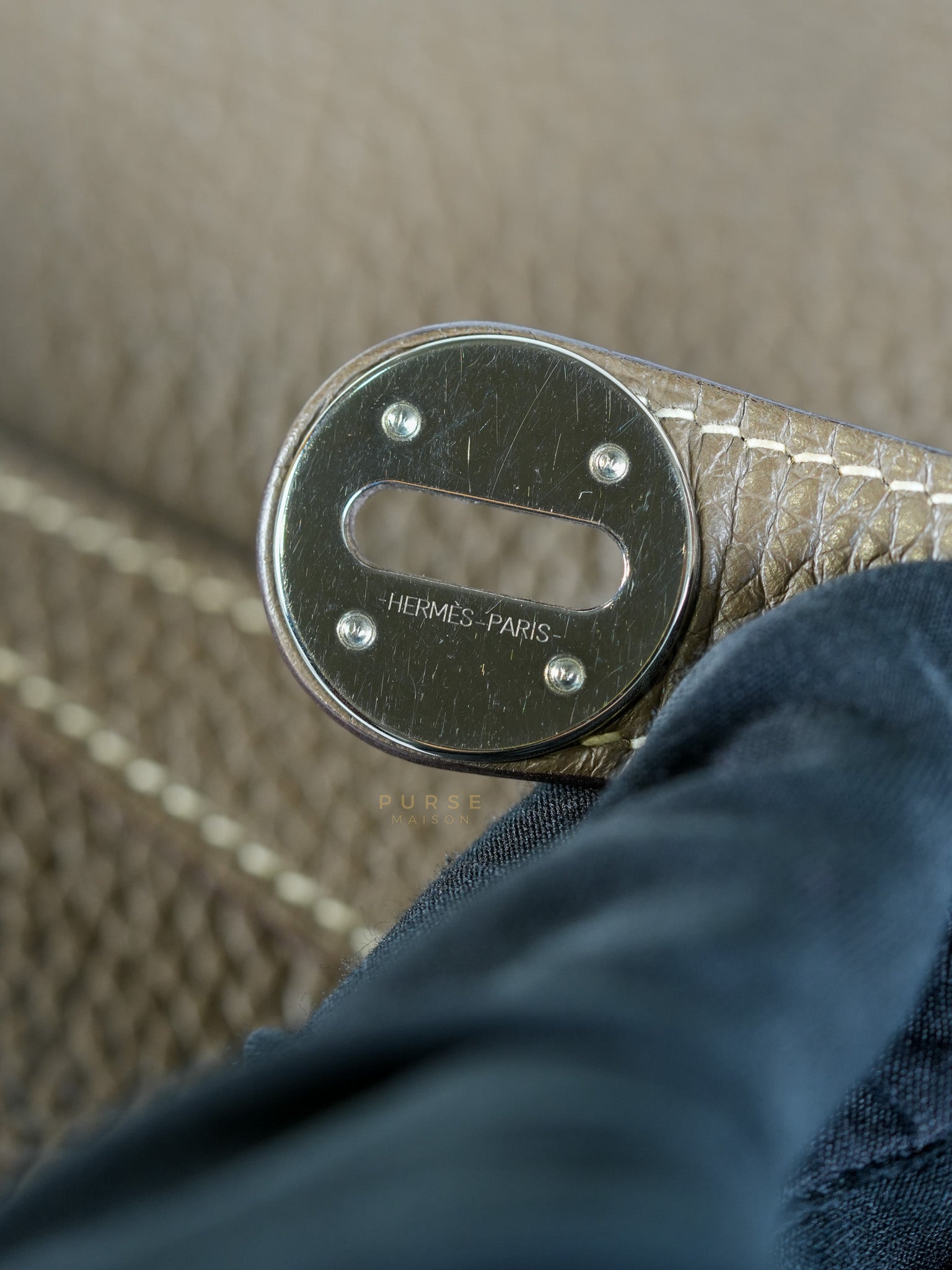 Lindy 30 in Etoupe Clemence Leather & Palladium Hardware Stamp A(2017) | Purse Maison Luxury Bags Shop