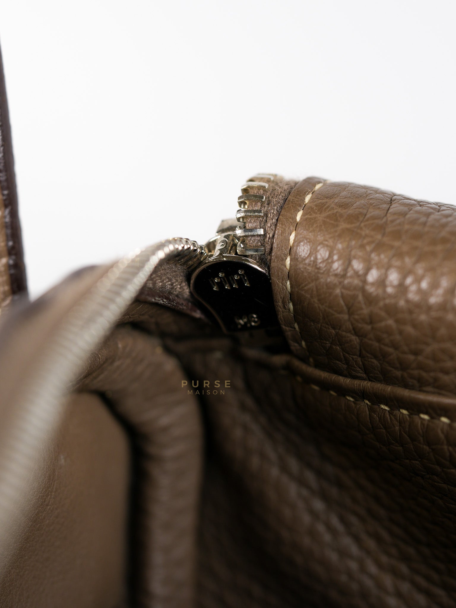 Lindy 30 in Etoupe Clemence Leather & Palladium Hardware Stamp A(2017) | Purse Maison Luxury Bags Shop