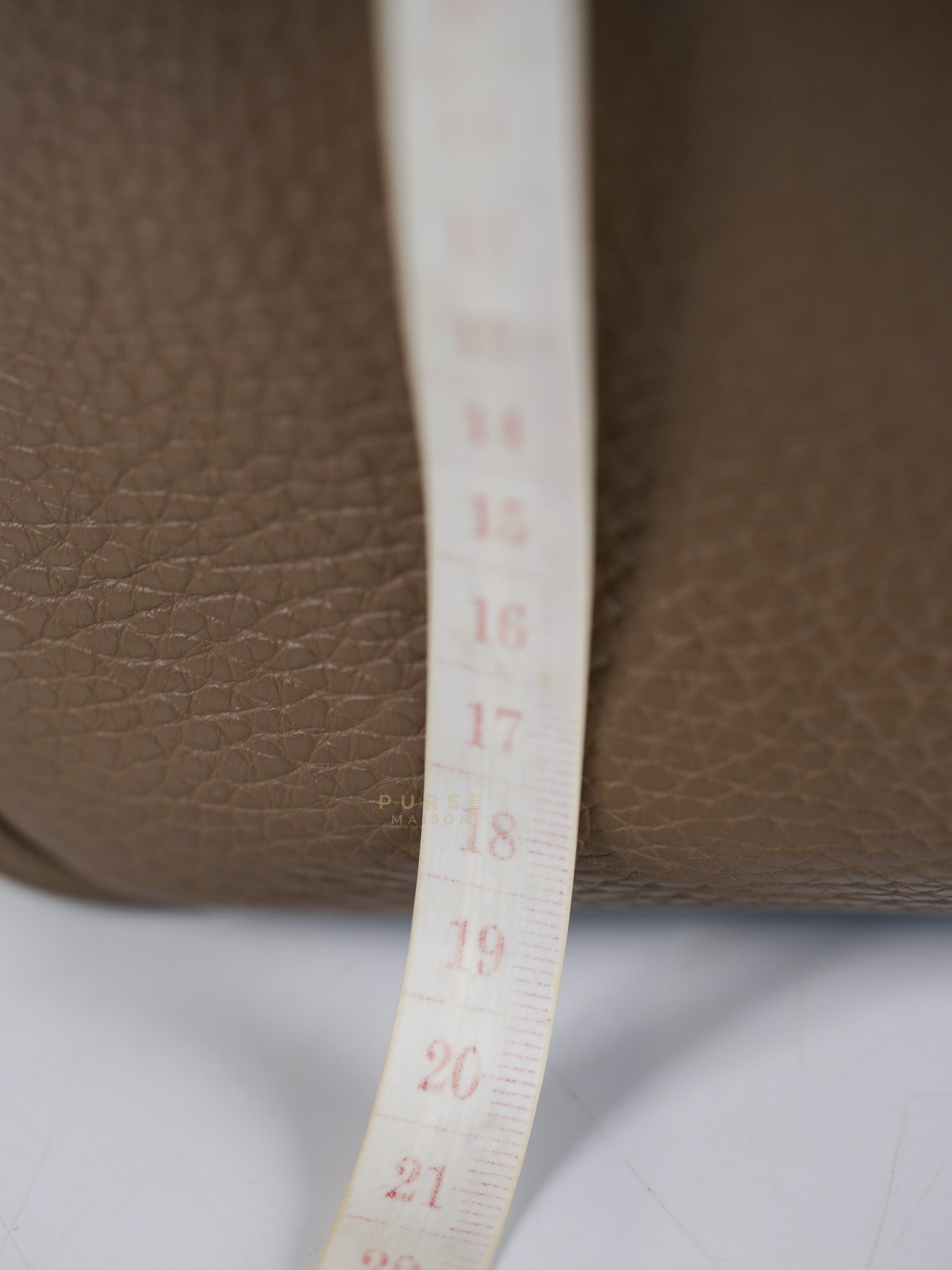 Lindy 30 in Etoupe Clemence Leather & Palladium Hardware Stamp A(2017) | Purse Maison Luxury Bags Shop