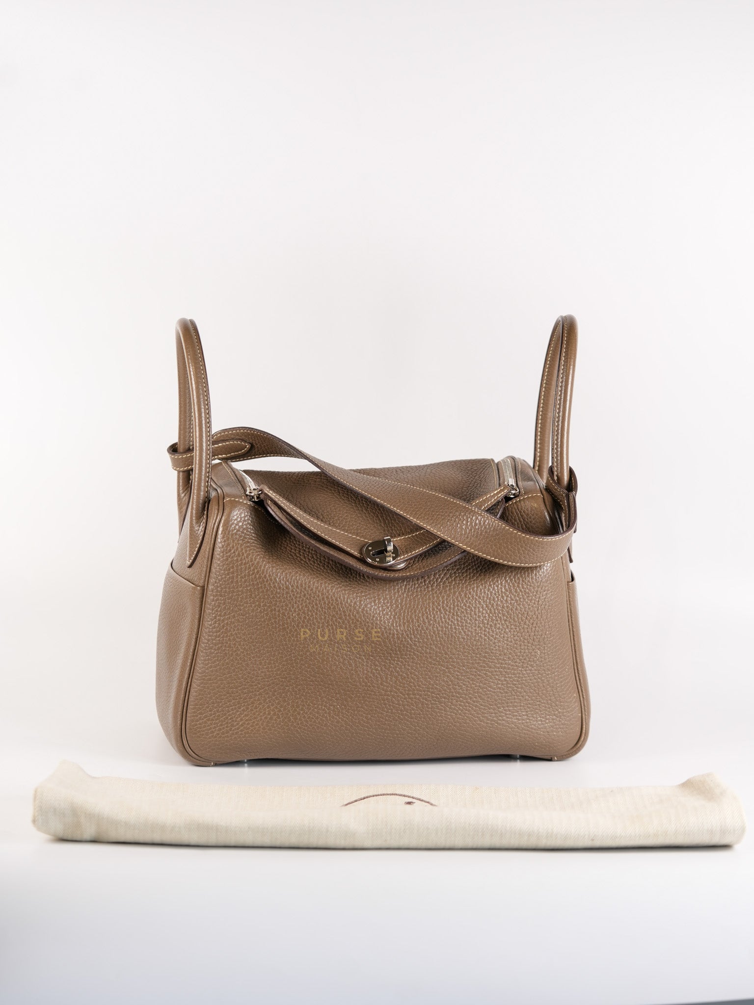 Lindy 30 in Etoupe Clemence Leather & Palladium Hardware Stamp A(2017) | Purse Maison Luxury Bags Shop
