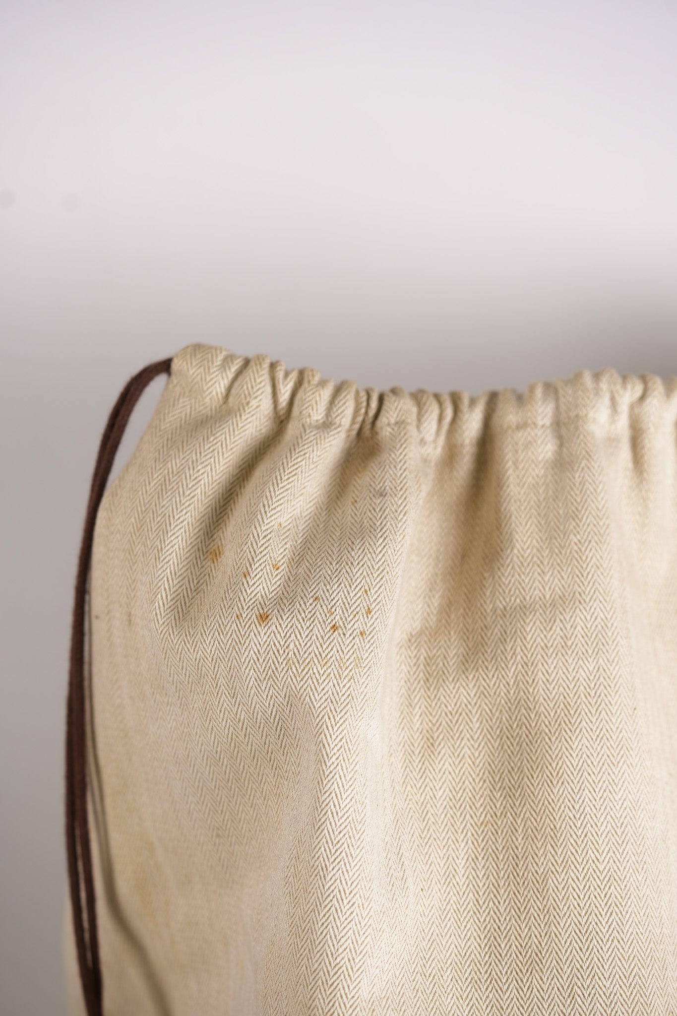 Lindy 30 in Etoupe Clemence Leather & Palladium Hardware Stamp A(2017) | Purse Maison Luxury Bags Shop