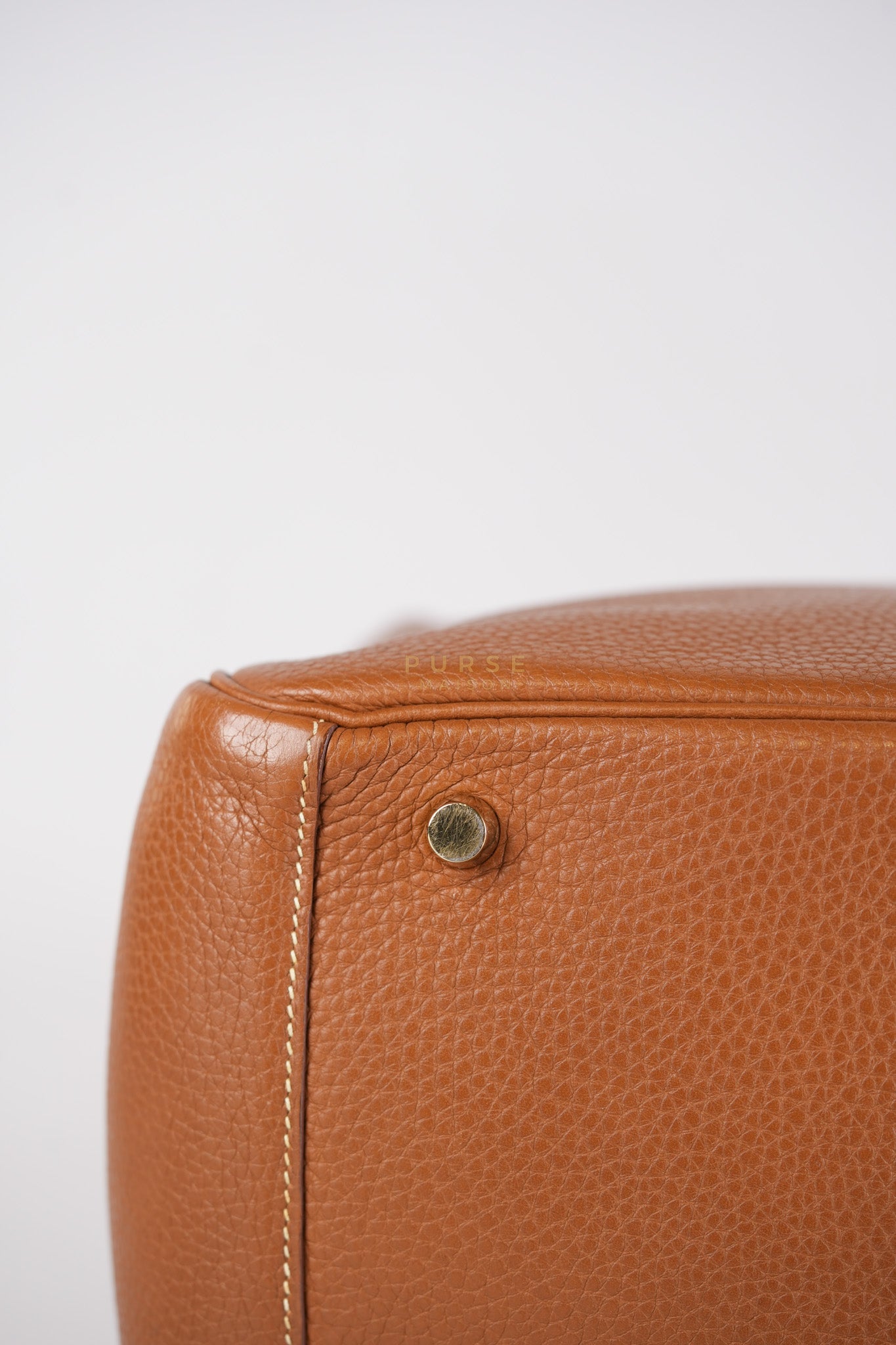 Lindy 30 in Gold Clemence Leather Gold Hardware Stamp A(2017) | Purse Maison Luxury Bags Shop