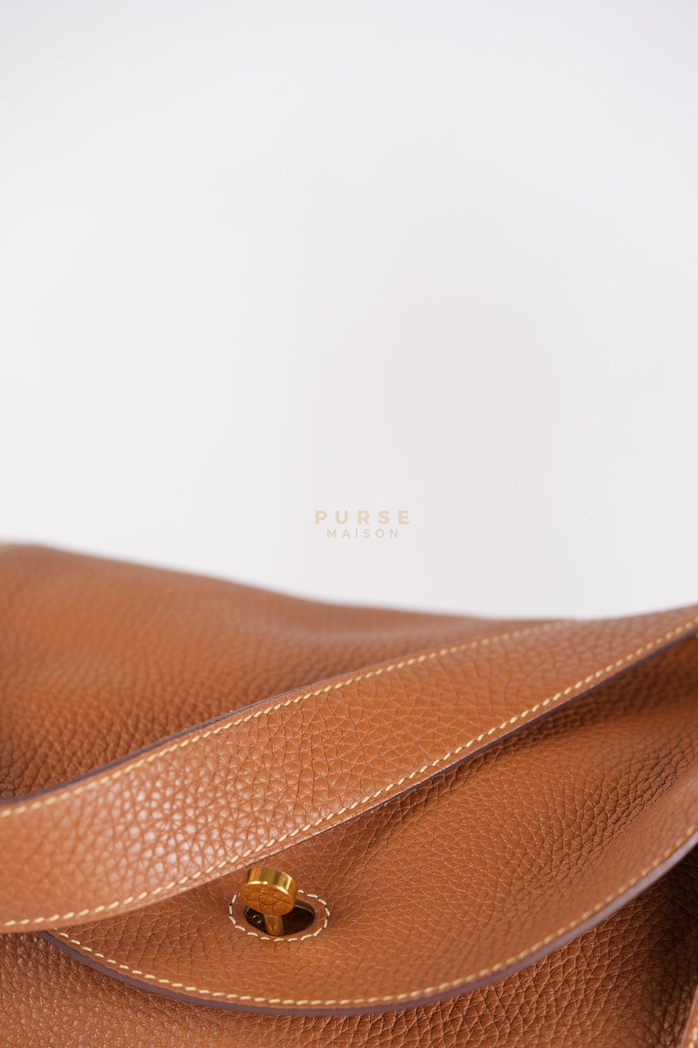 Lindy 30 in Gold Clemence Leather Gold Hardware Stamp A(2017) | Purse Maison Luxury Bags Shop
