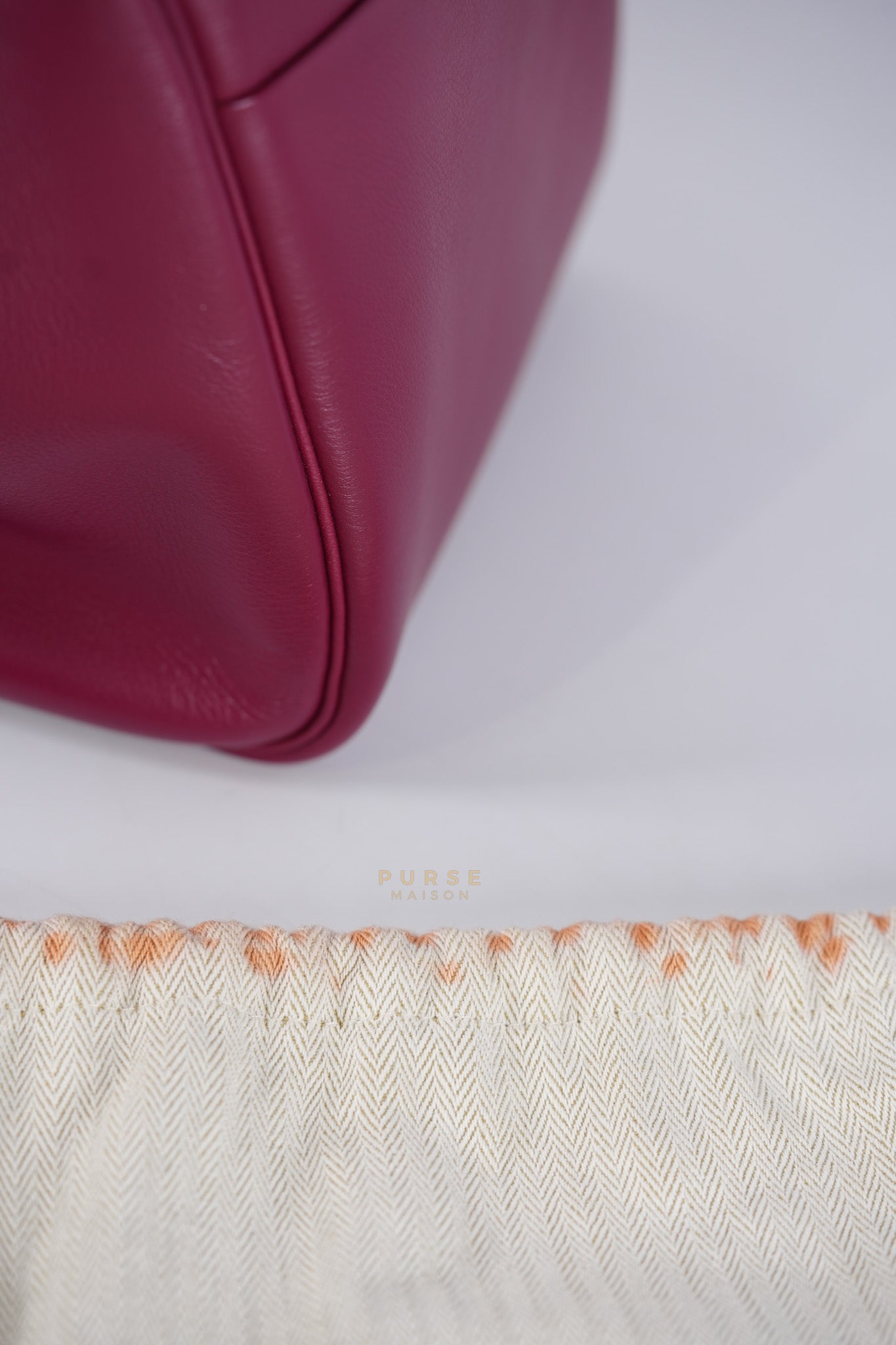 Lindy 34 in Vibrant Magenta Swift Leather & Palladium Hardware Stamp Square O (2011) | Purse Maison Luxury Bags Shop