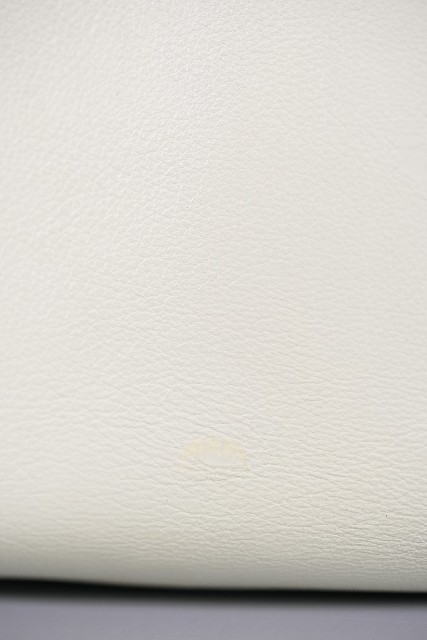 Lindy 30 in White Evercolor Leather & Palladium Hardware Stamp Square K (2007) | Purse Maison Luxury Bags Shop