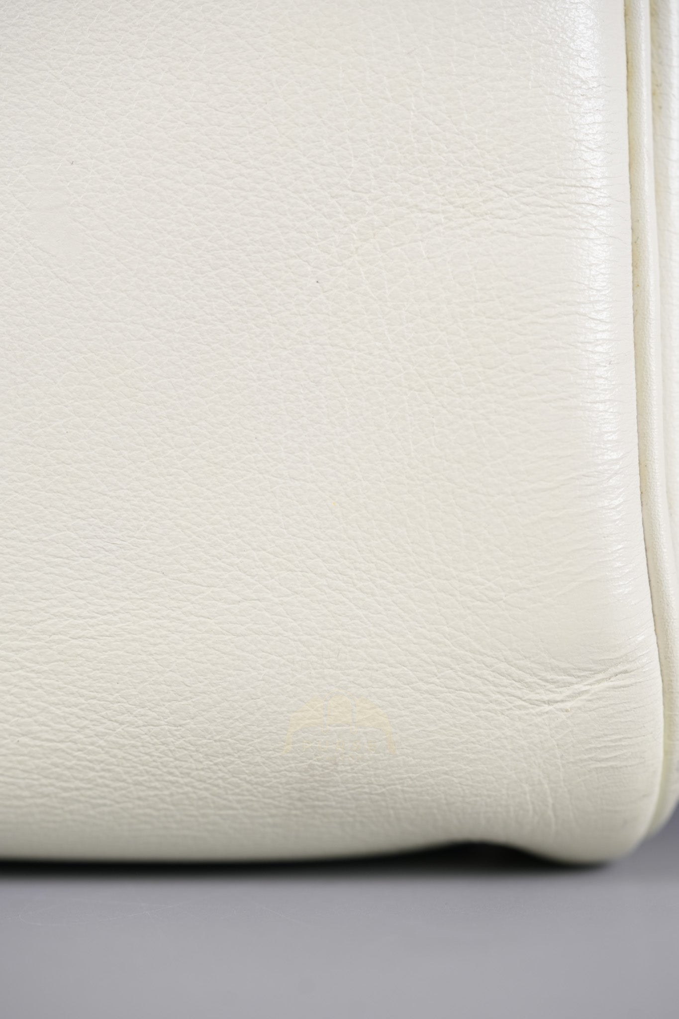 Lindy 30 in White Evercolor Leather & Palladium Hardware Stamp Square K (2007) | Purse Maison Luxury Bags Shop