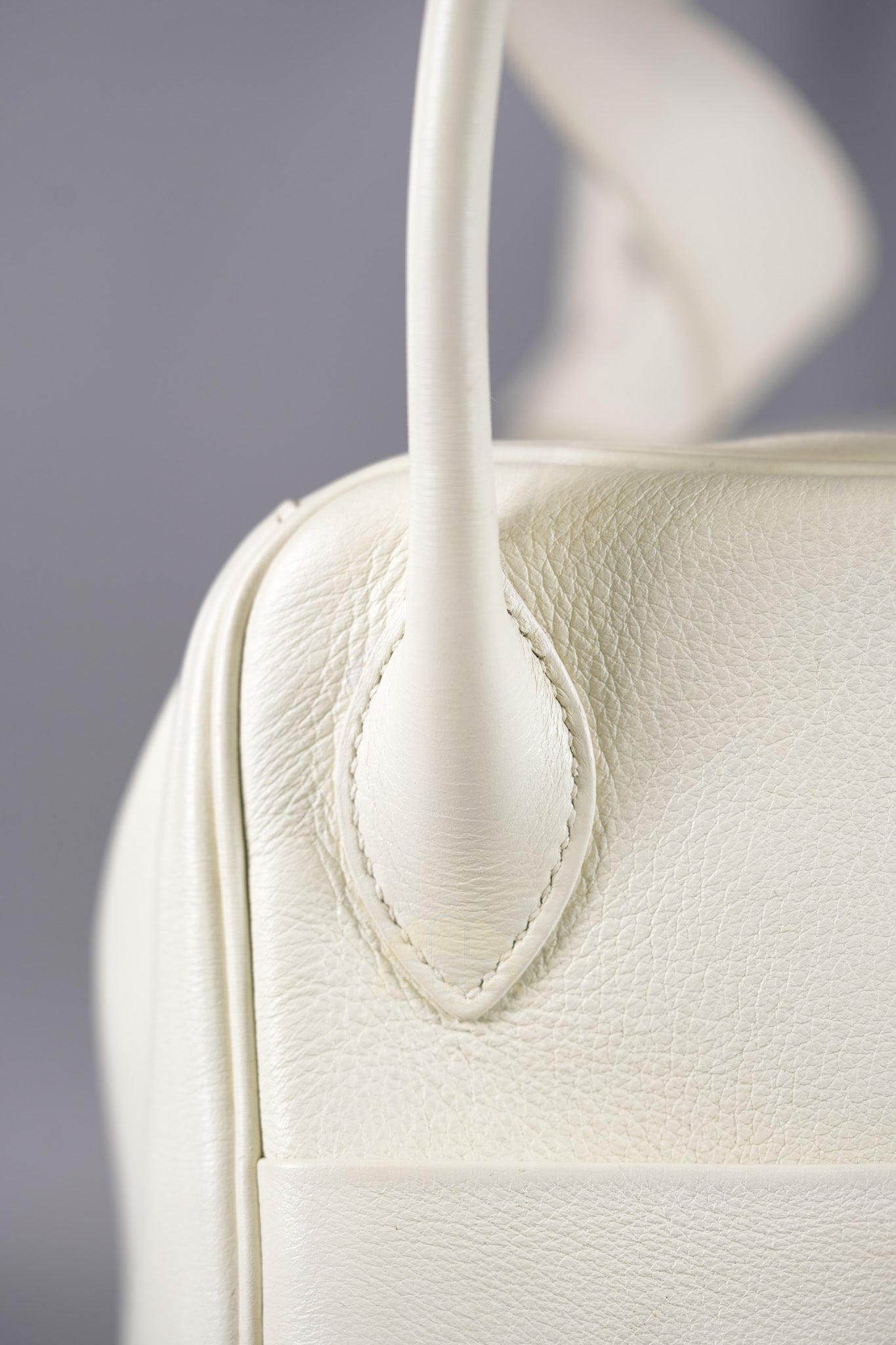 Lindy 30 in White Evercolor Leather & Palladium Hardware Stamp Square K (2007) | Purse Maison Luxury Bags Shop