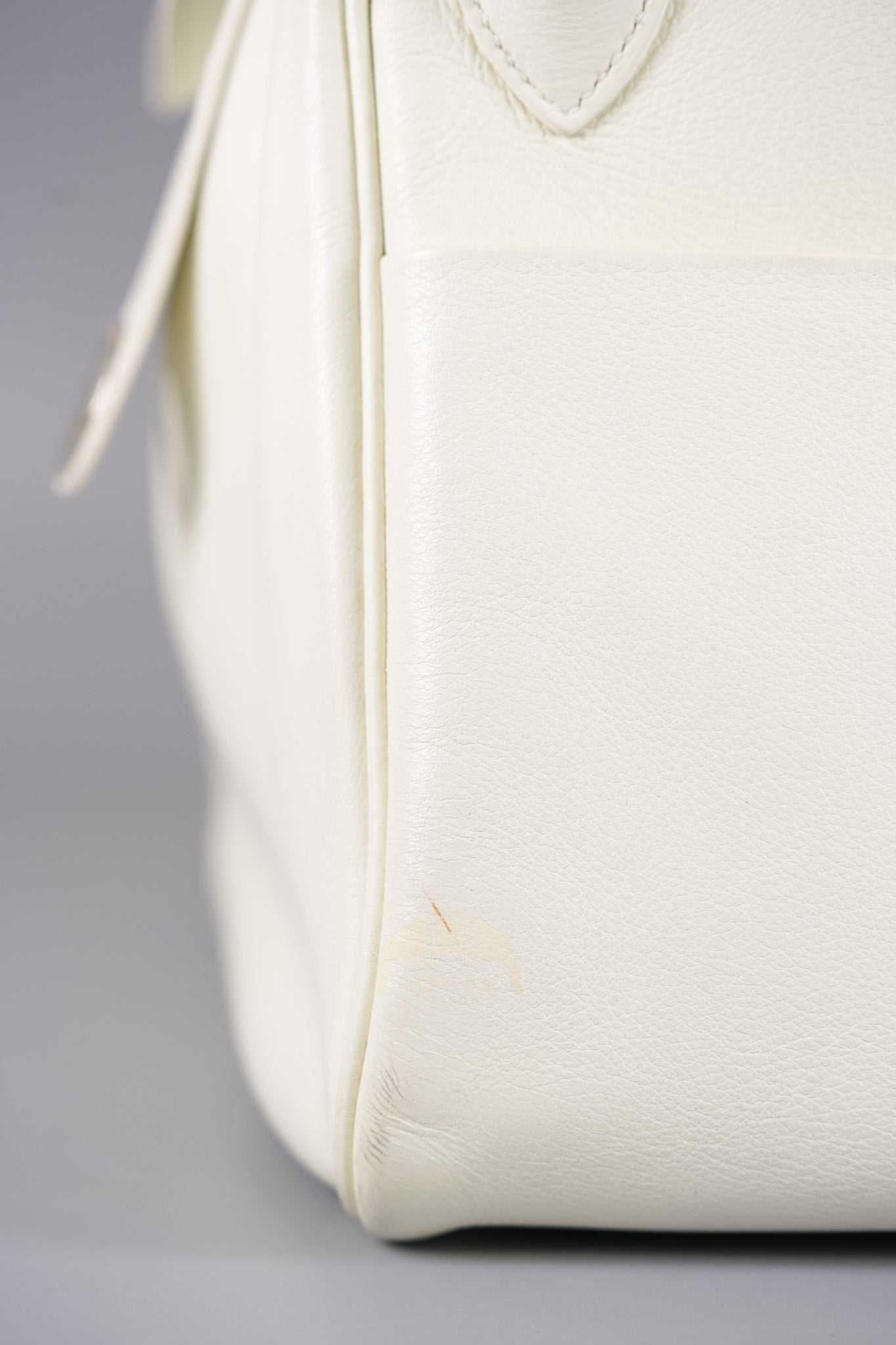 Lindy 30 in White Evercolor Leather & Palladium Hardware Stamp Square K (2007) | Purse Maison Luxury Bags Shop