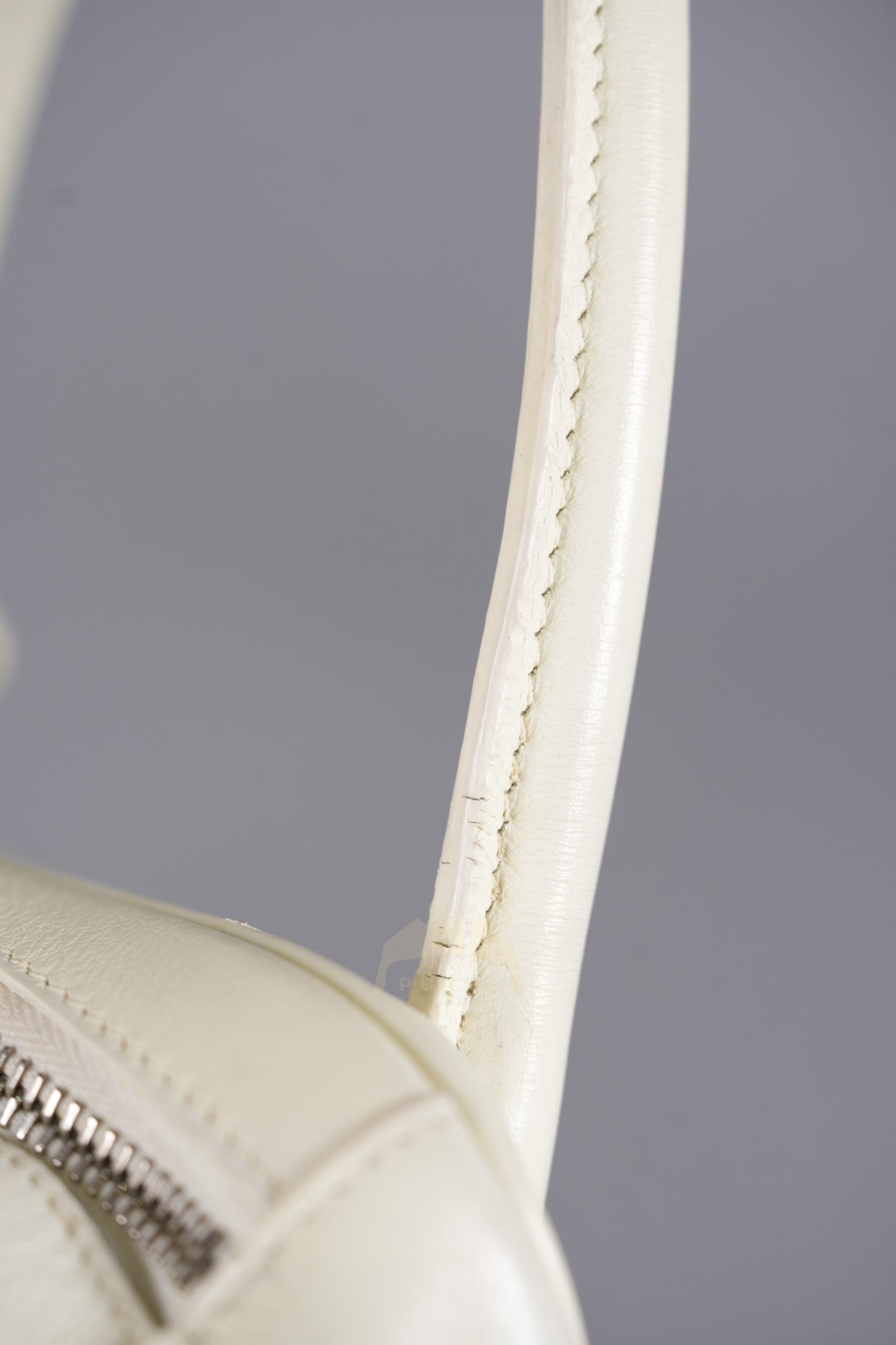 Lindy 30 in White Evercolor Leather & Palladium Hardware Stamp Square K (2007) | Purse Maison Luxury Bags Shop