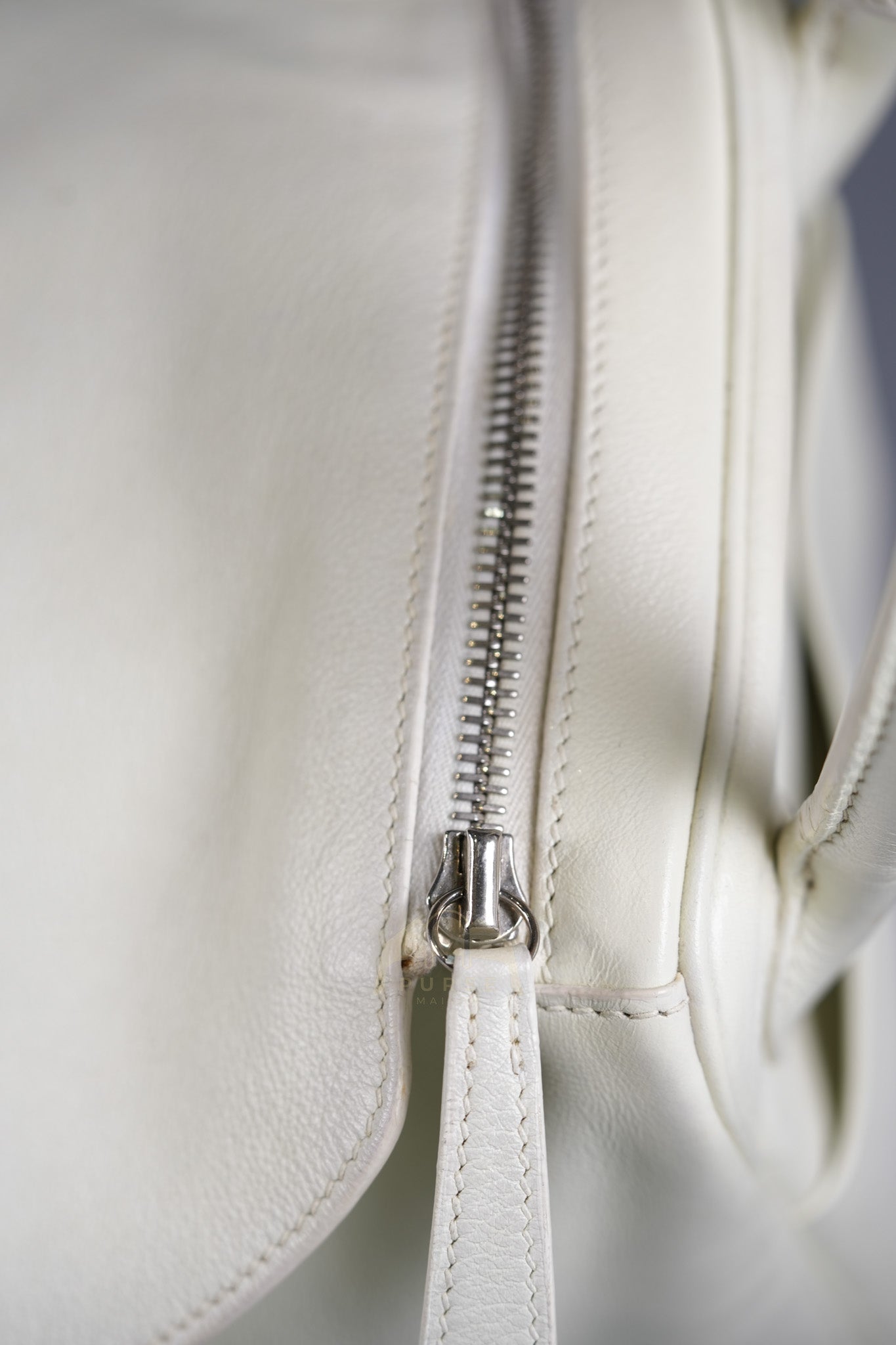 Lindy 30 in White Evercolor Leather & Palladium Hardware Stamp Square K (2007) | Purse Maison Luxury Bags Shop