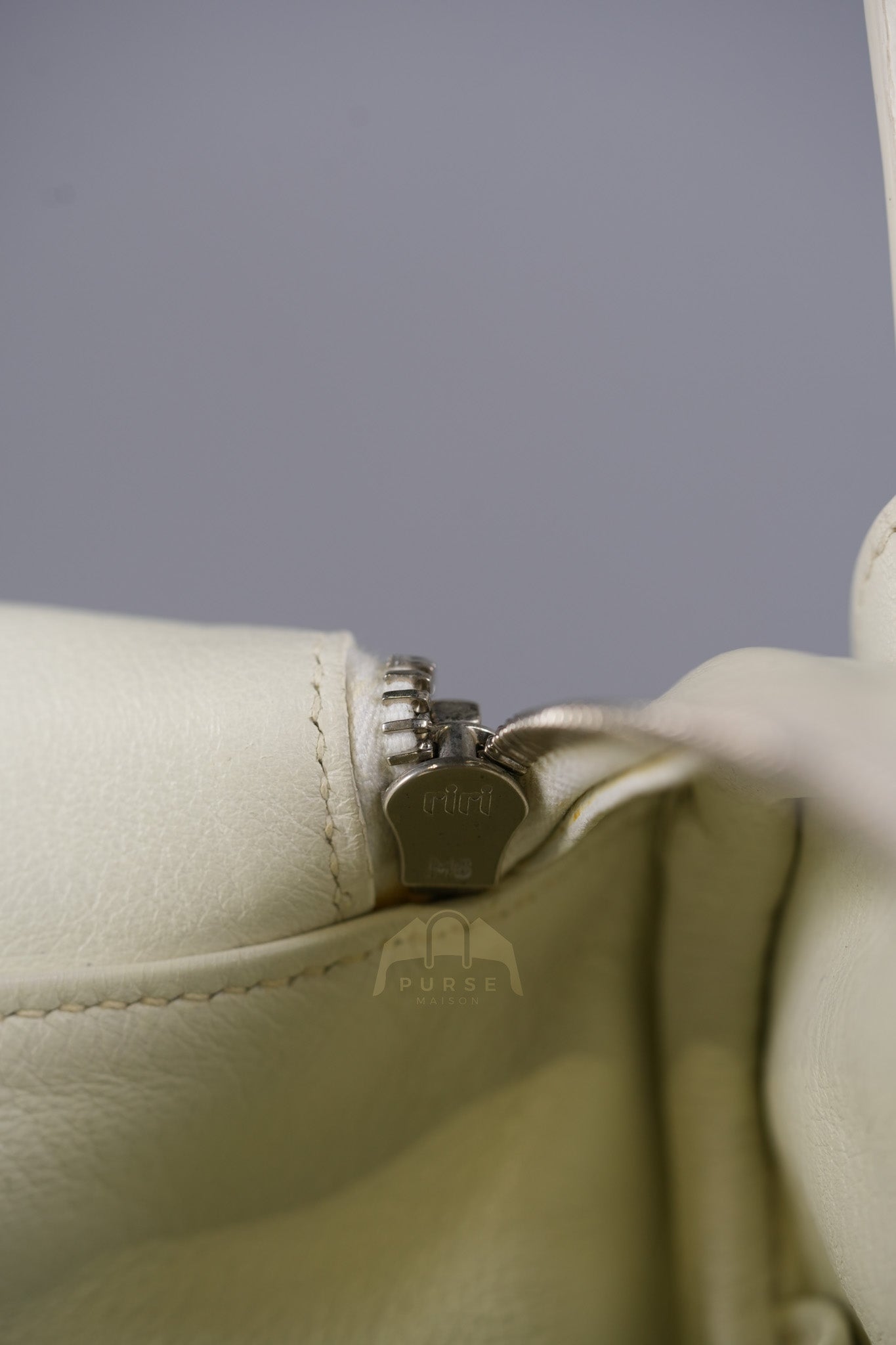 Lindy 30 in White Evercolor Leather & Palladium Hardware Stamp Square K (2007) | Purse Maison Luxury Bags Shop