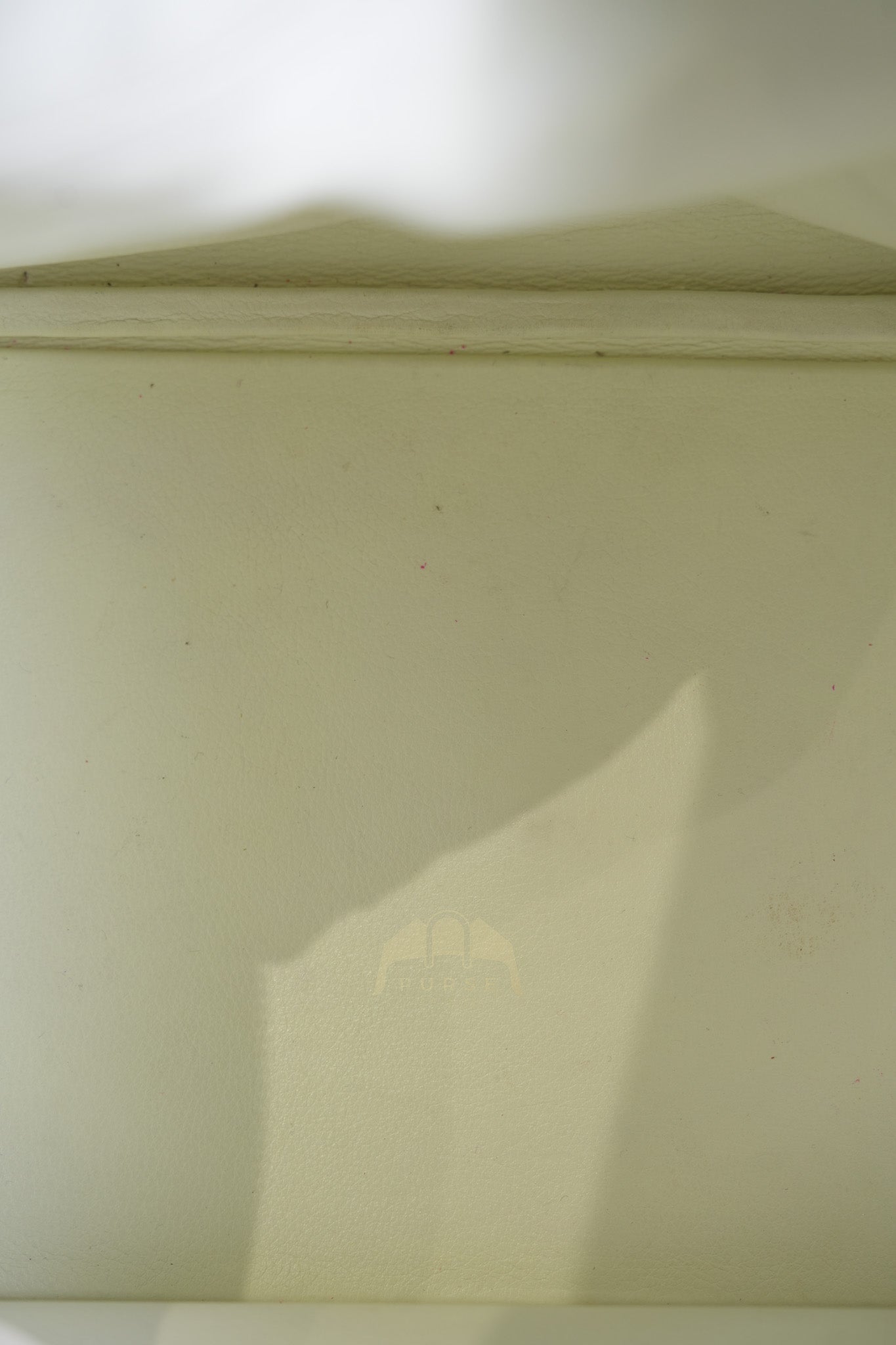 Lindy 30 in White Evercolor Leather & Palladium Hardware Stamp Square K (2007) | Purse Maison Luxury Bags Shop