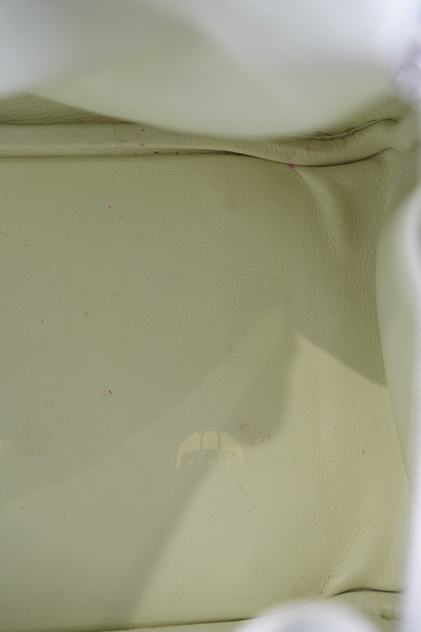 Lindy 30 in White Evercolor Leather & Palladium Hardware Stamp Square K (2007) | Purse Maison Luxury Bags Shop