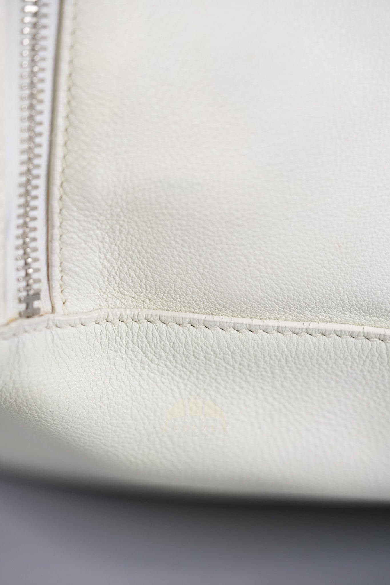 Lindy 30 in White Evercolor Leather & Palladium Hardware Stamp Square K (2007) | Purse Maison Luxury Bags Shop