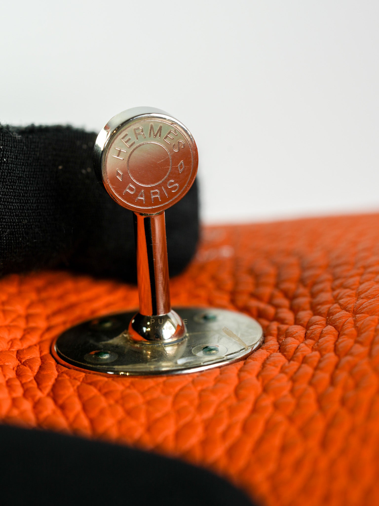 Lindy 34 Orange Clemence Leather and Palladium Hardware Stamp Square O (2011) | Purse Maison Luxury Bags Shop