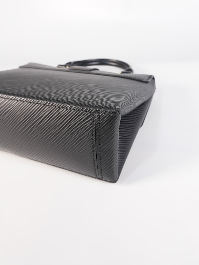 Locky BB in Black Epi Leather and Gold Hardware (Date Code: FL0189) | Purse Maison Luxury Bags Shop