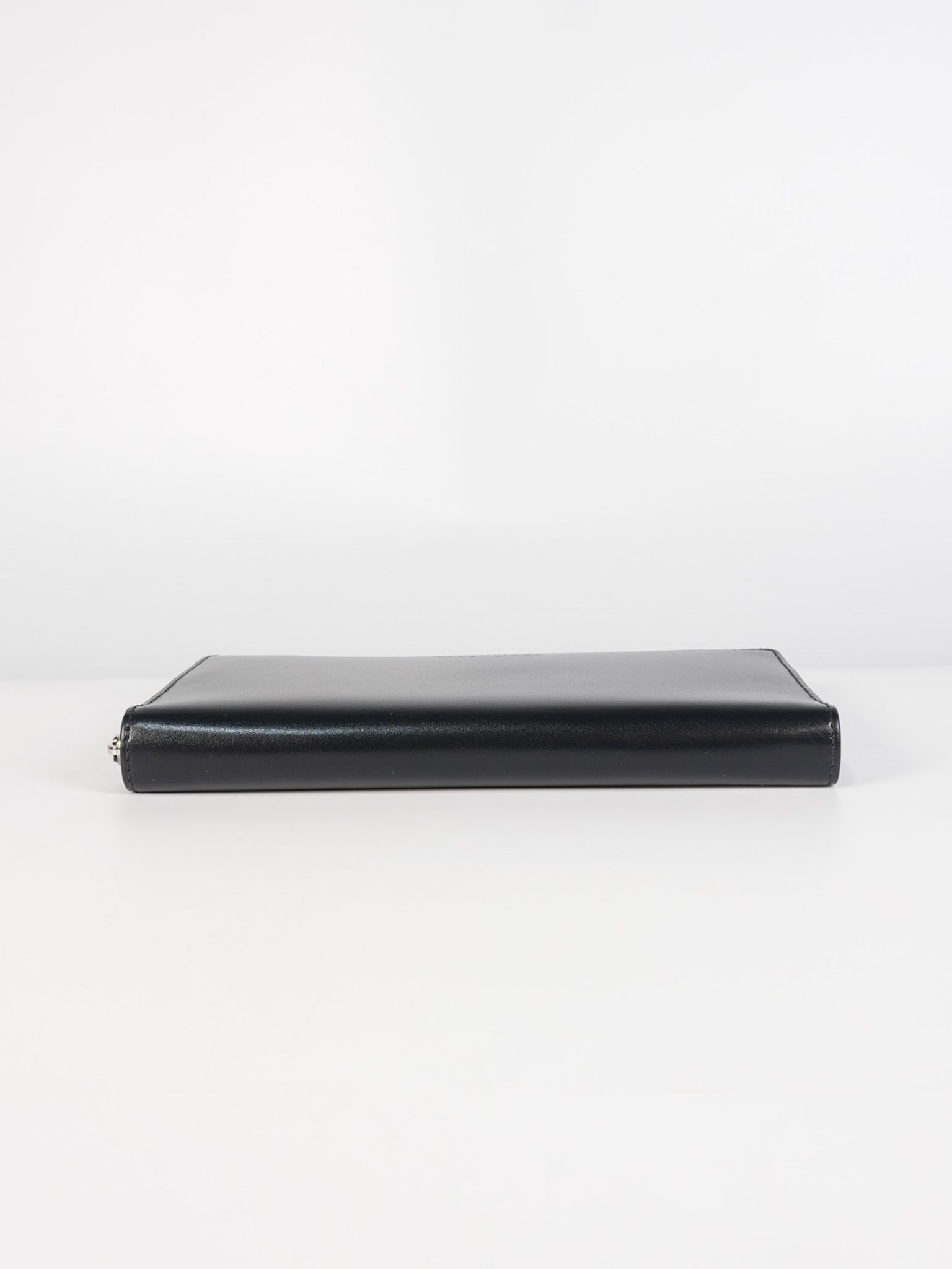 Long Round Zip Wallet in Black Leather | Purse Maison Luxury Bags Shop