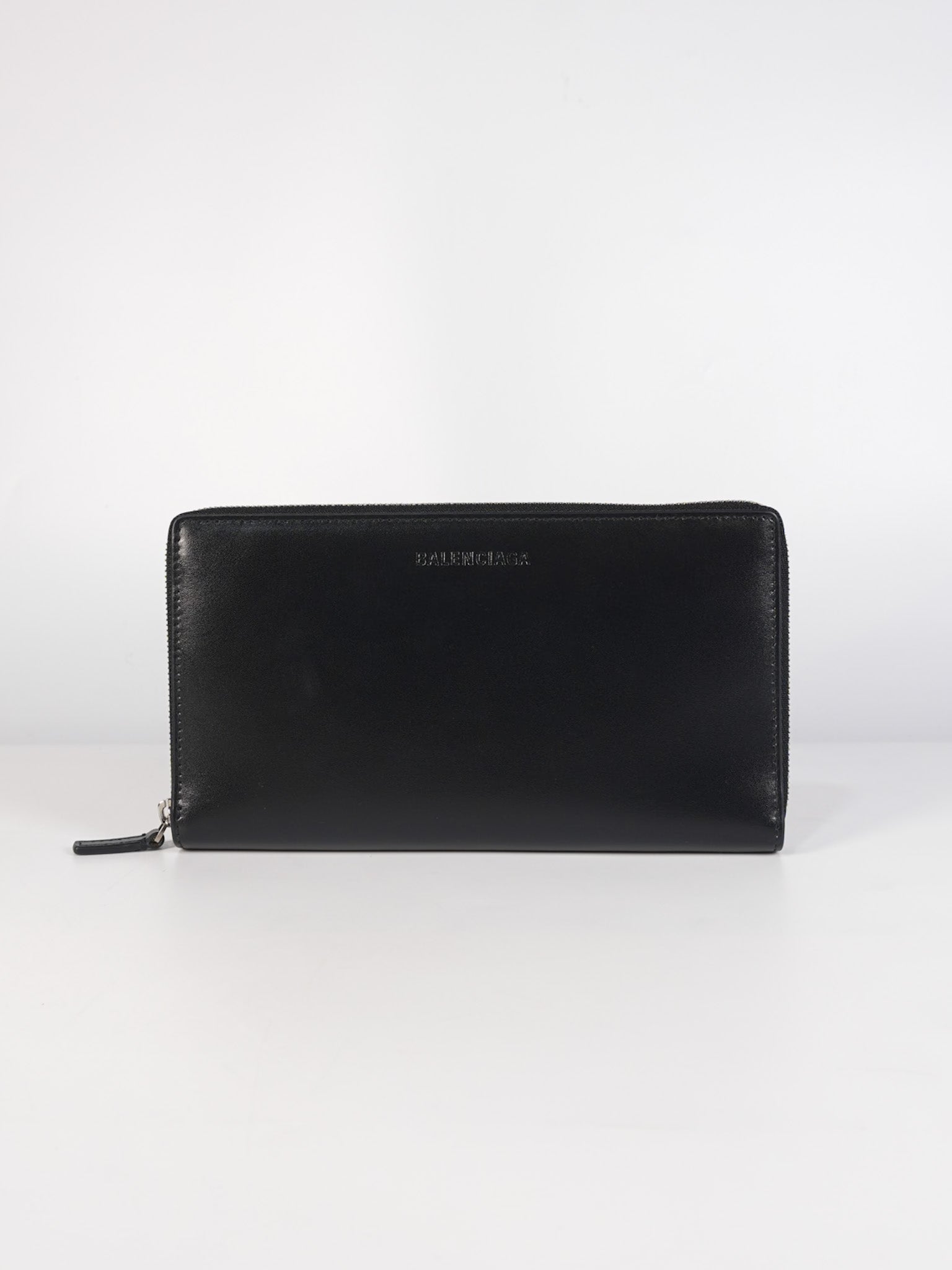 Long Round Zip Wallet in Black Leather | Purse Maison Luxury Bags Shop