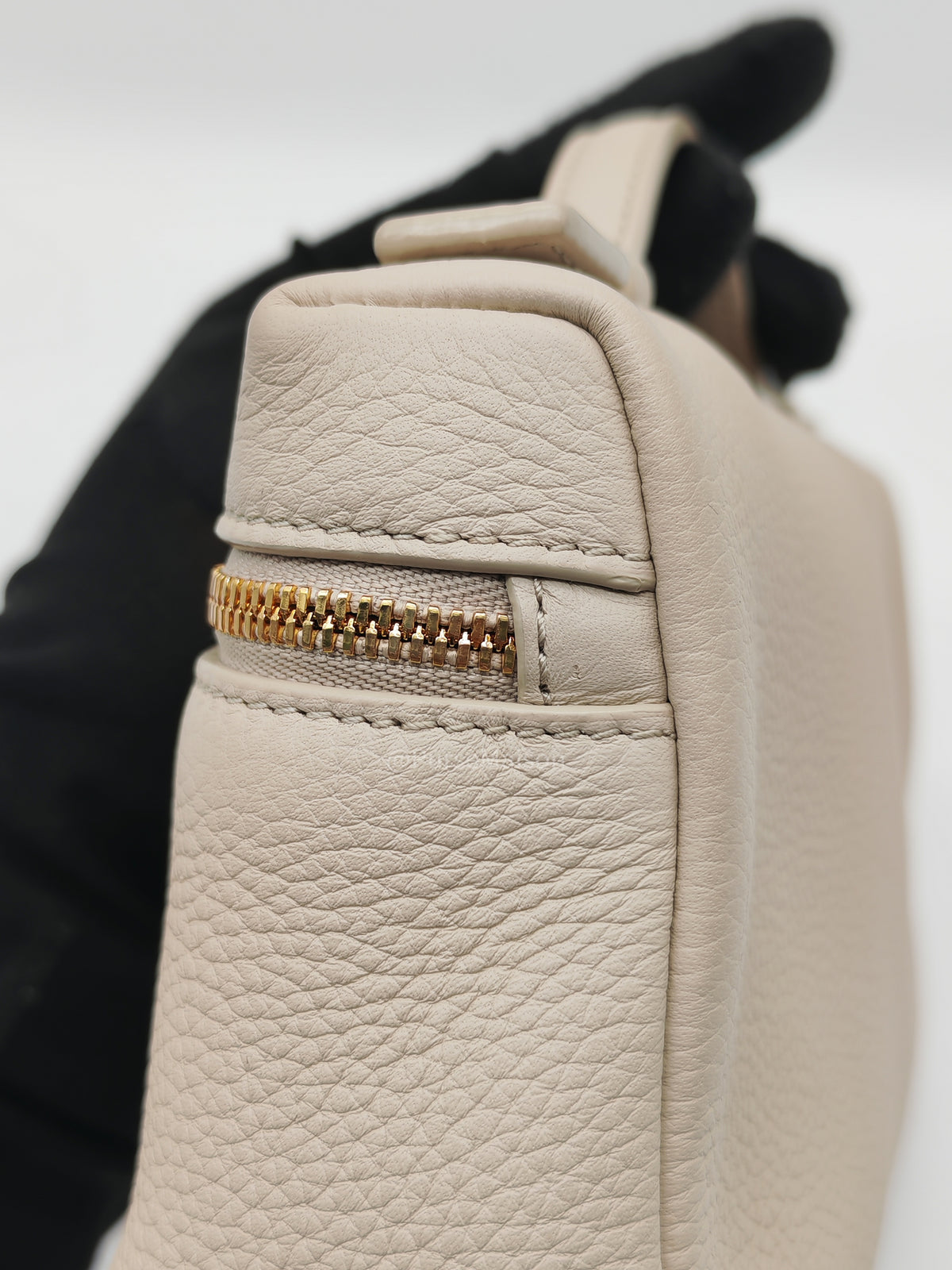 Loro Piana Extra Pocket L19 in Whisper White/Sun Gold Tender Calfskin Leather | Purse Maison Luxury Bags Shop