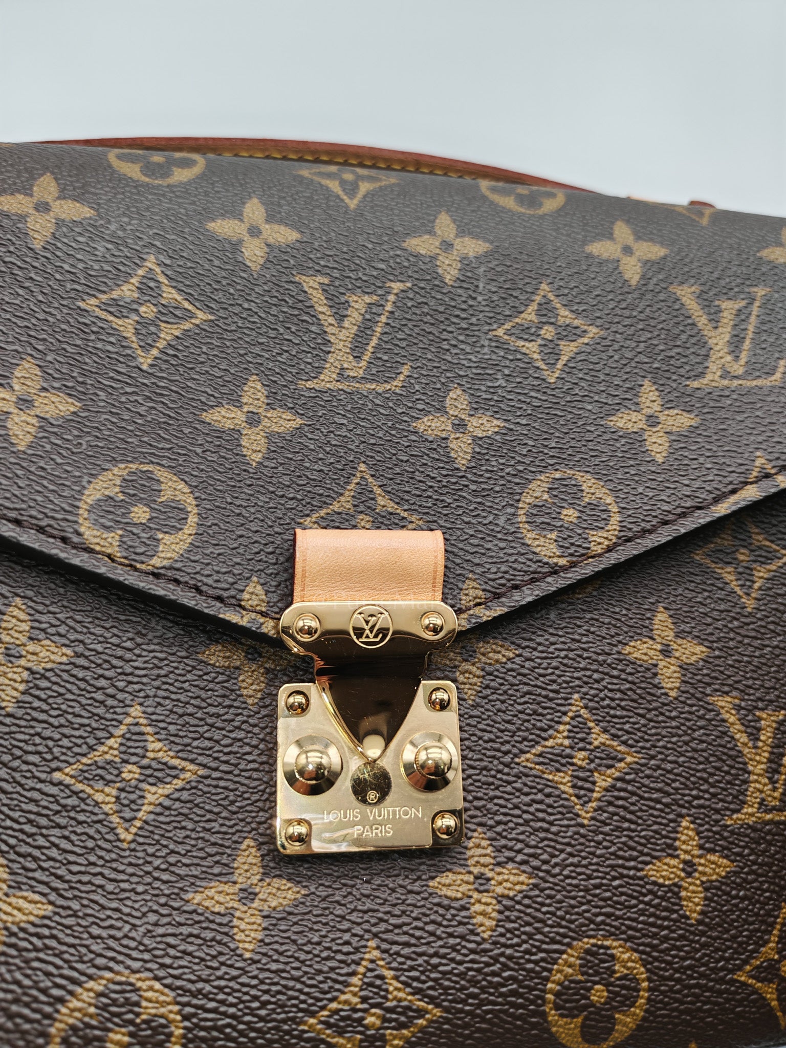 Pochette Metis in Monogram Canvas & Gold Hardware (Datecode: GI1290)