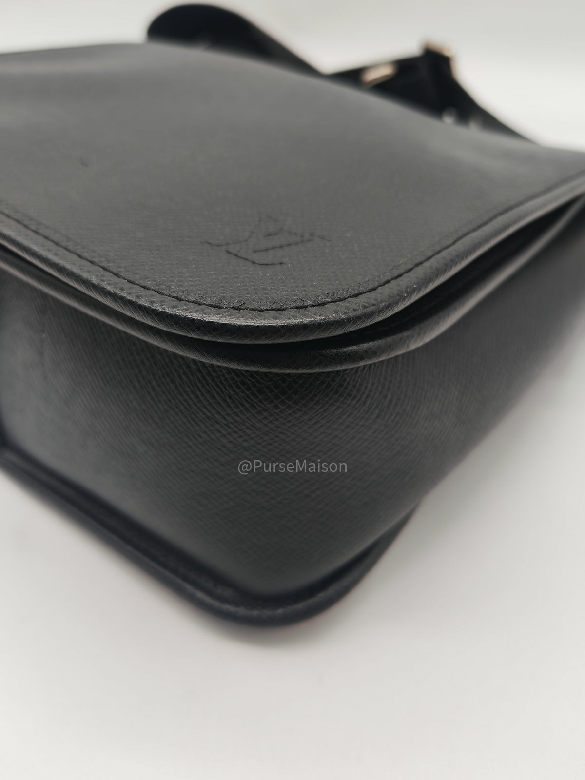Louis Vuitton Andrei Messenger Bag in Black Taiga Leather and Silver Hardware (Datecode: BA2008) | Purse Maison Luxury Bags Shop
