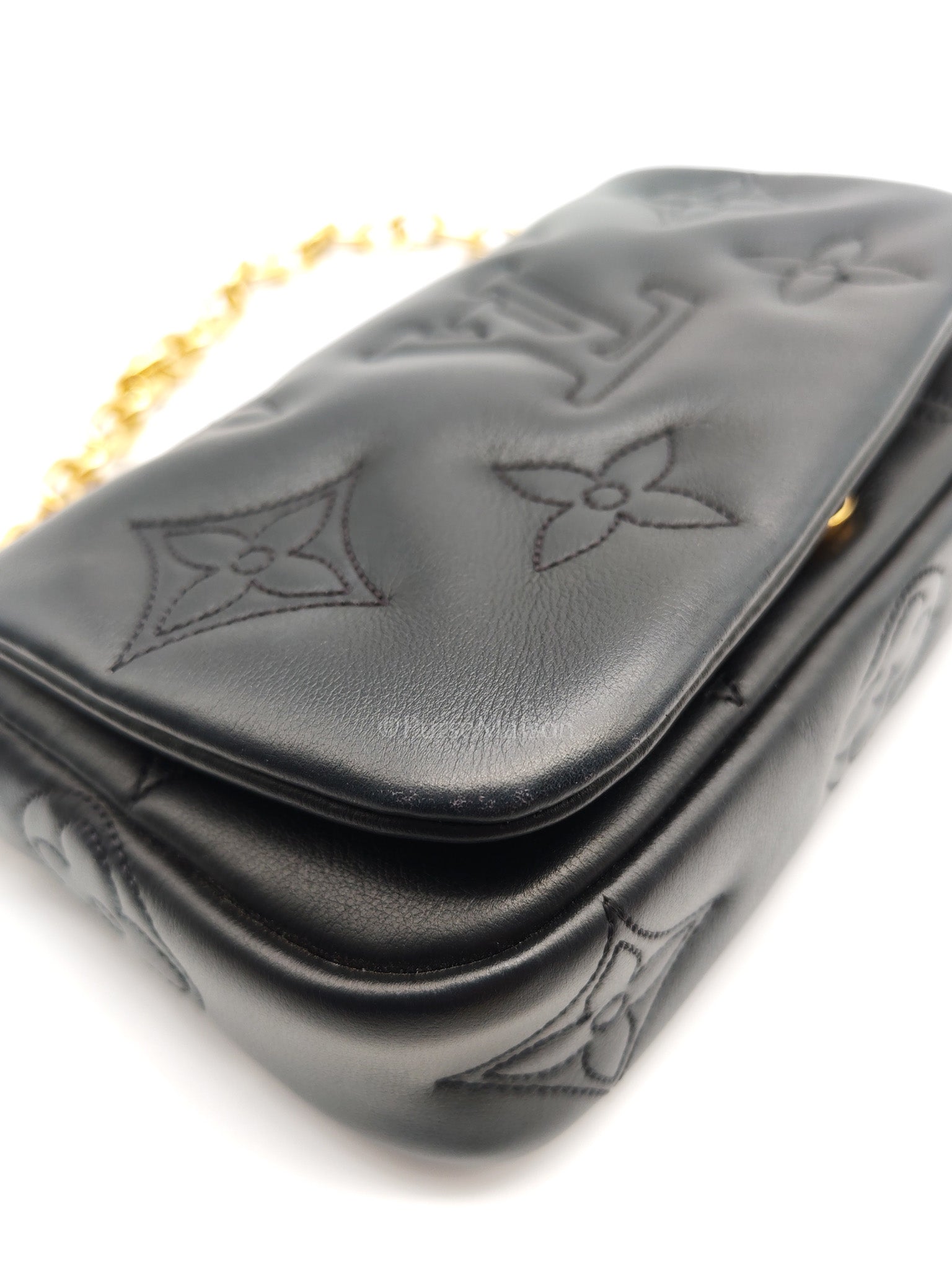 Louis Vuitton Bubblegram Wallet on Strap in Black Quilted Calfskin Leather and Gold Hardware Microchip | Purse Maison Luxury Bags Shop