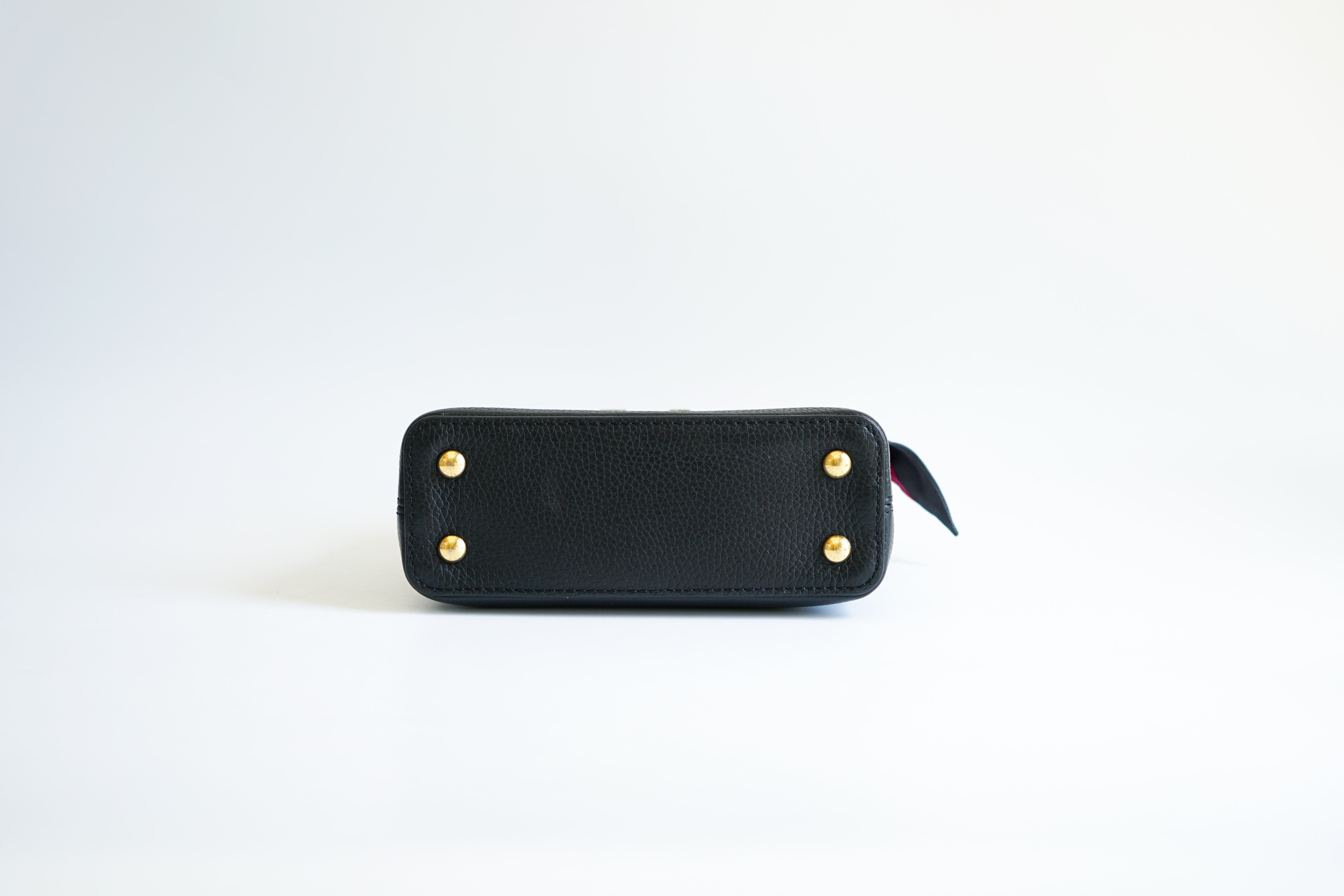 Louis Vuitton Capucines Mini Black Taurillon Leather Bag (Date Code: AR0291)