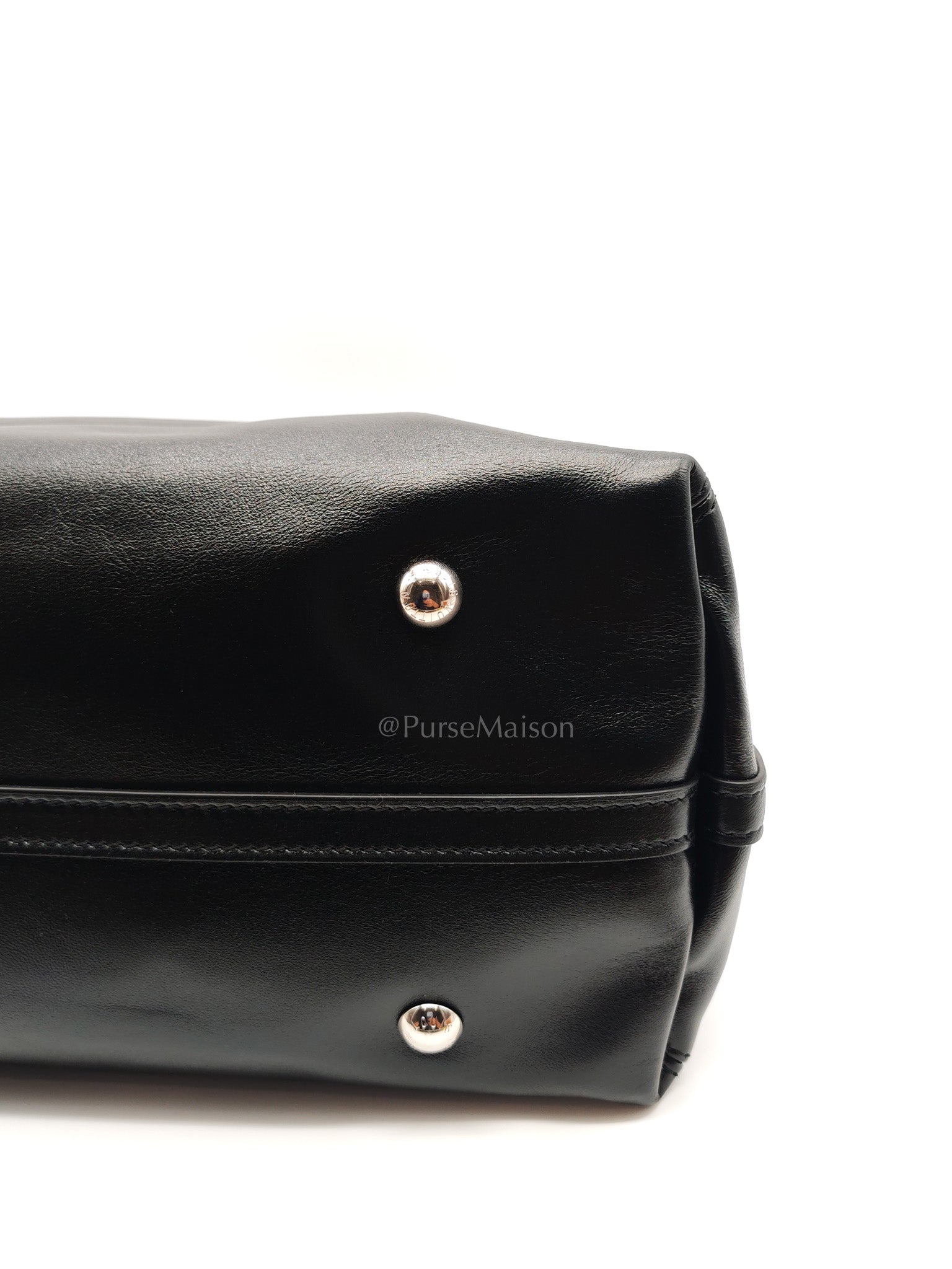 Carry All Vibe MM in Black Lambskin Leather & Silver Hardware Microchip | Purse Maison Luxury Bags Shop