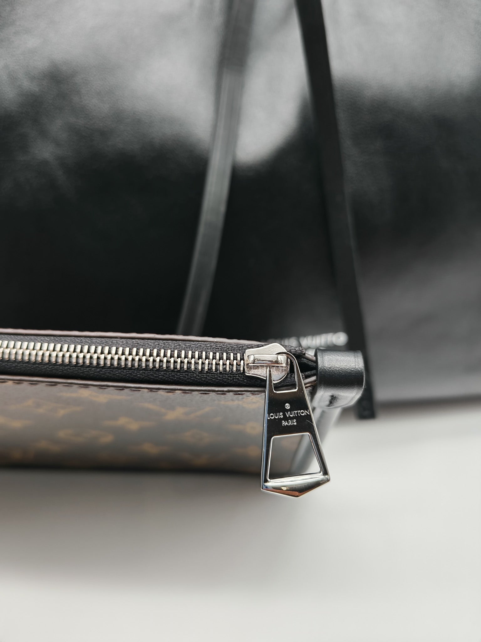 Carry All Vibe MM in Black Lambskin Leather & Silver Hardware Microchip | Purse Maison Luxury Bags Shop