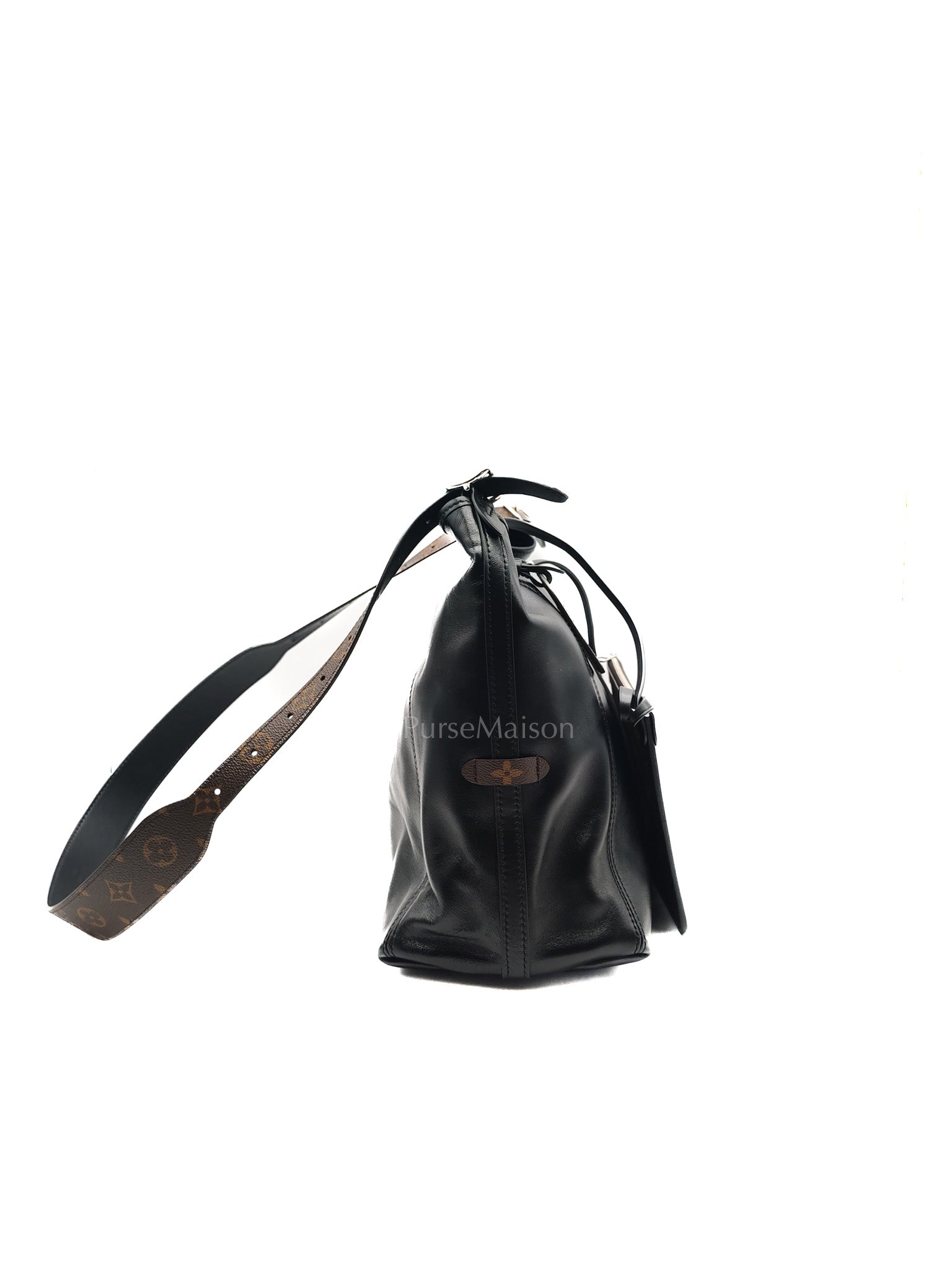 Carry All Vibe MM in Black Lambskin Leather & Silver Hardware Microchip | Purse Maison Luxury Bags Shop