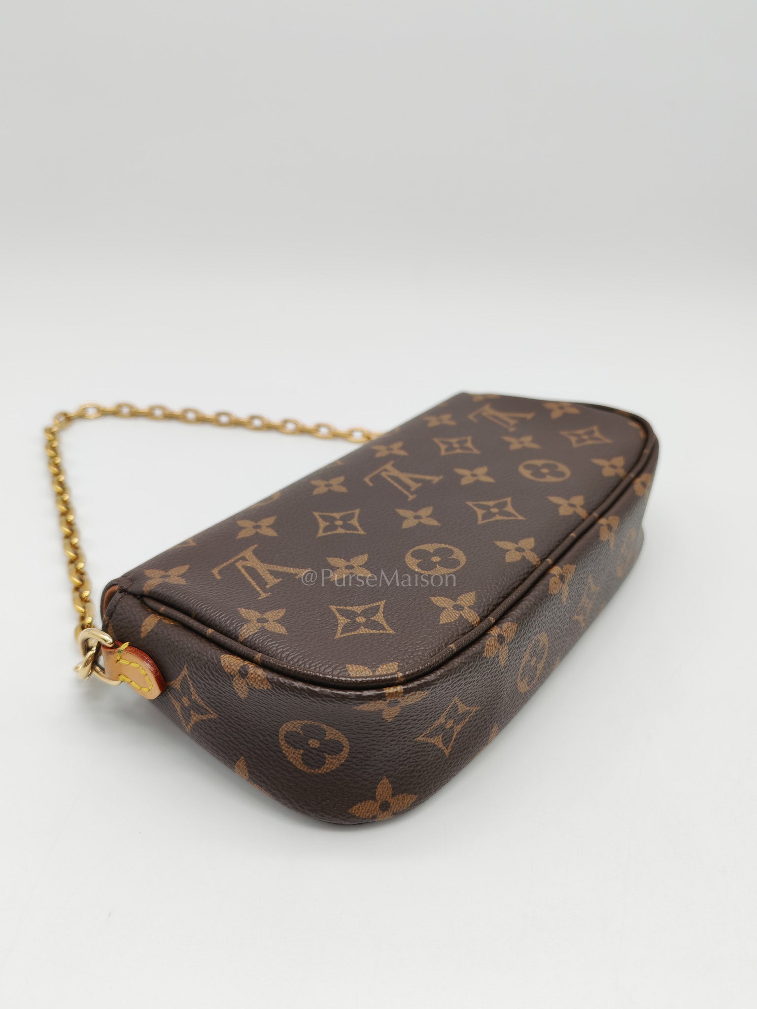 Ivy Wallet On Chain in Monogram Canvas Shoulder Bag (Microchip) | Purse Maison Luxury Bags Shop