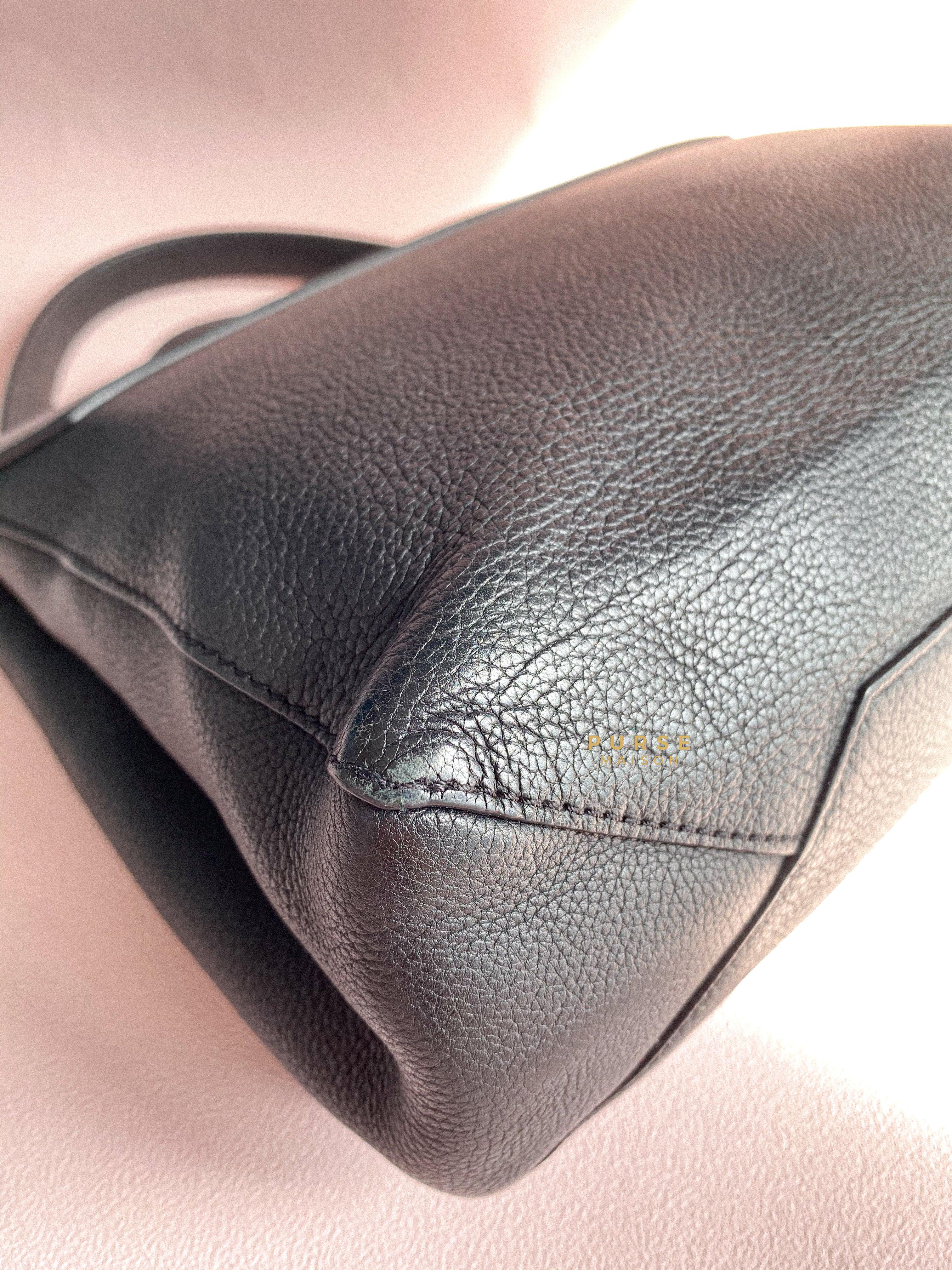 Louis Vuitton Lockme II Bag in Black Calfskin Leather (Date code: FL0127) | Purse Maison Luxury Bags Shop