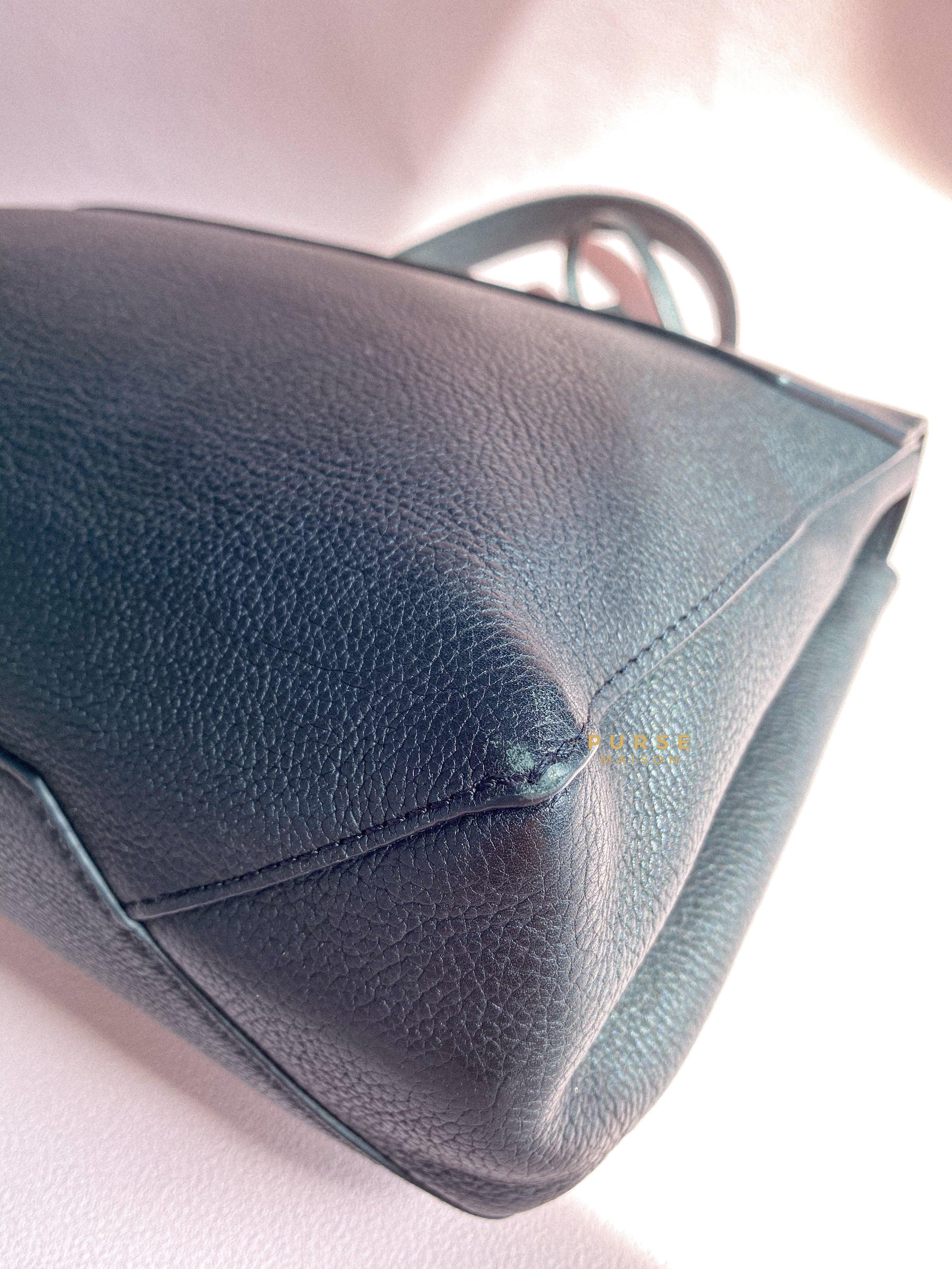Louis Vuitton Lockme II Bag in Black Calfskin Leather (Date code: FL0127) | Purse Maison Luxury Bags Shop