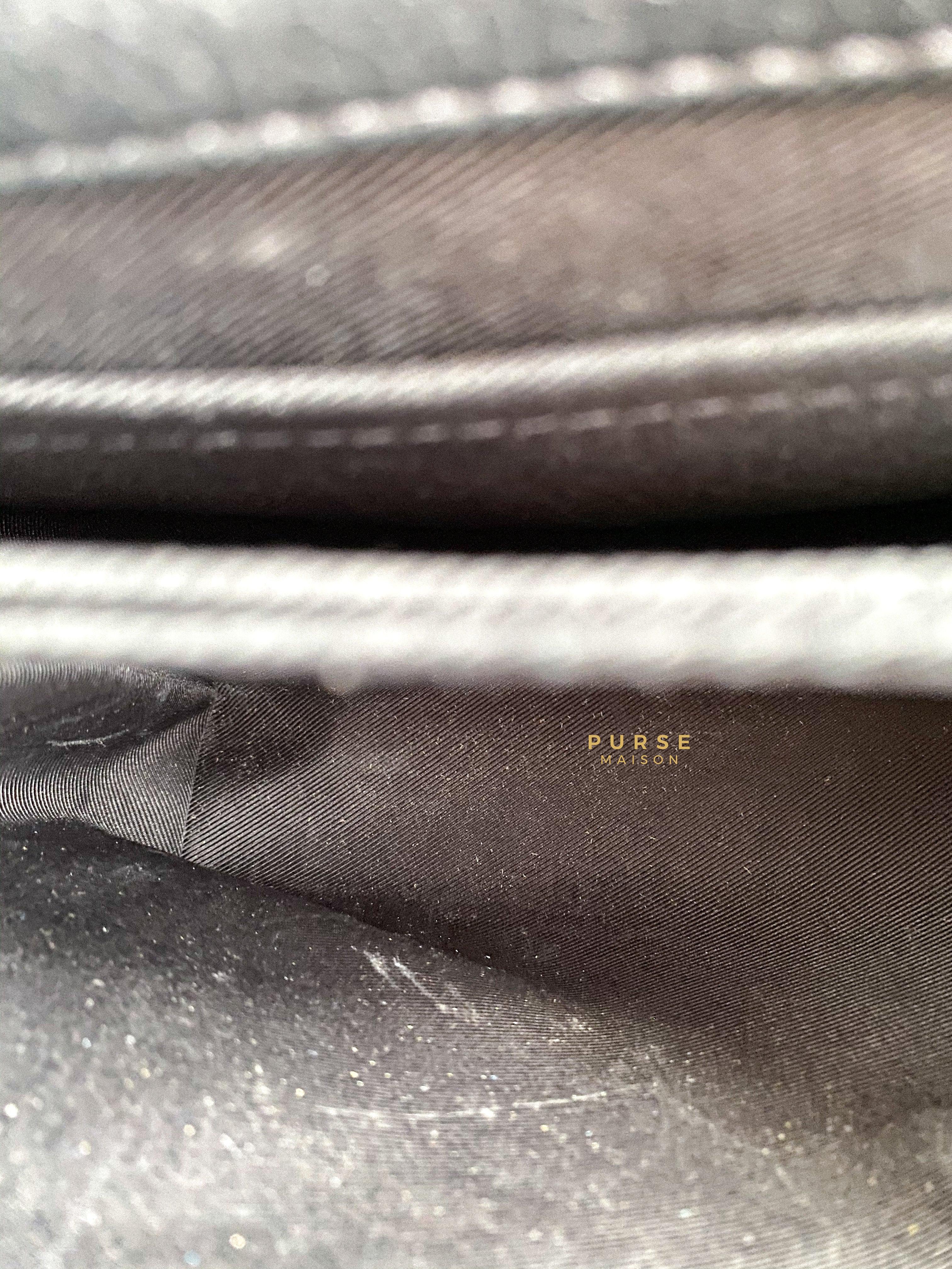 Louis Vuitton Lockme II Bag in Black Calfskin Leather (Date code: FL0127) | Purse Maison Luxury Bags Shop