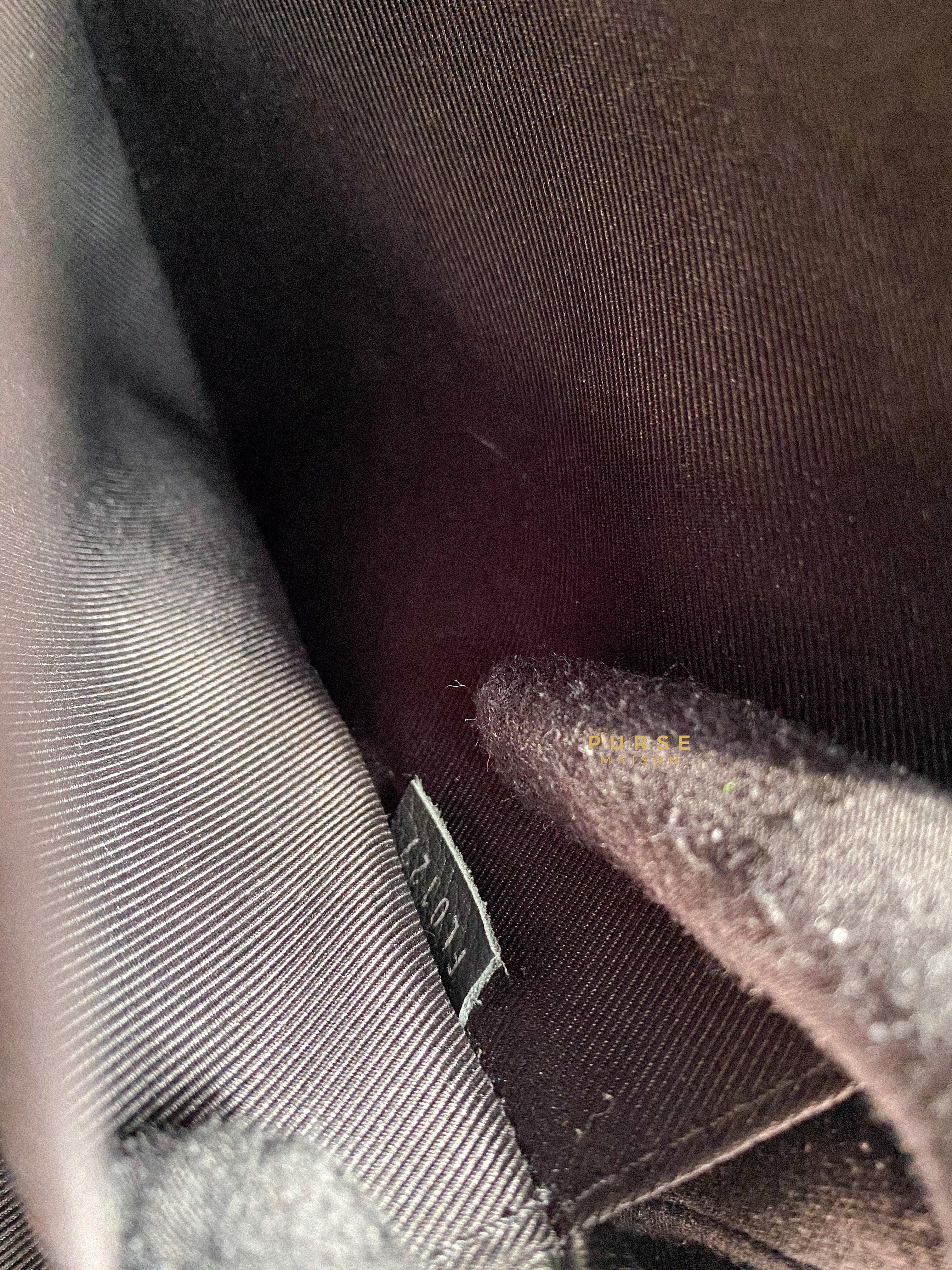 Louis Vuitton Lockme II Bag in Black Calfskin Leather (Date code: FL0127) | Purse Maison Luxury Bags Shop