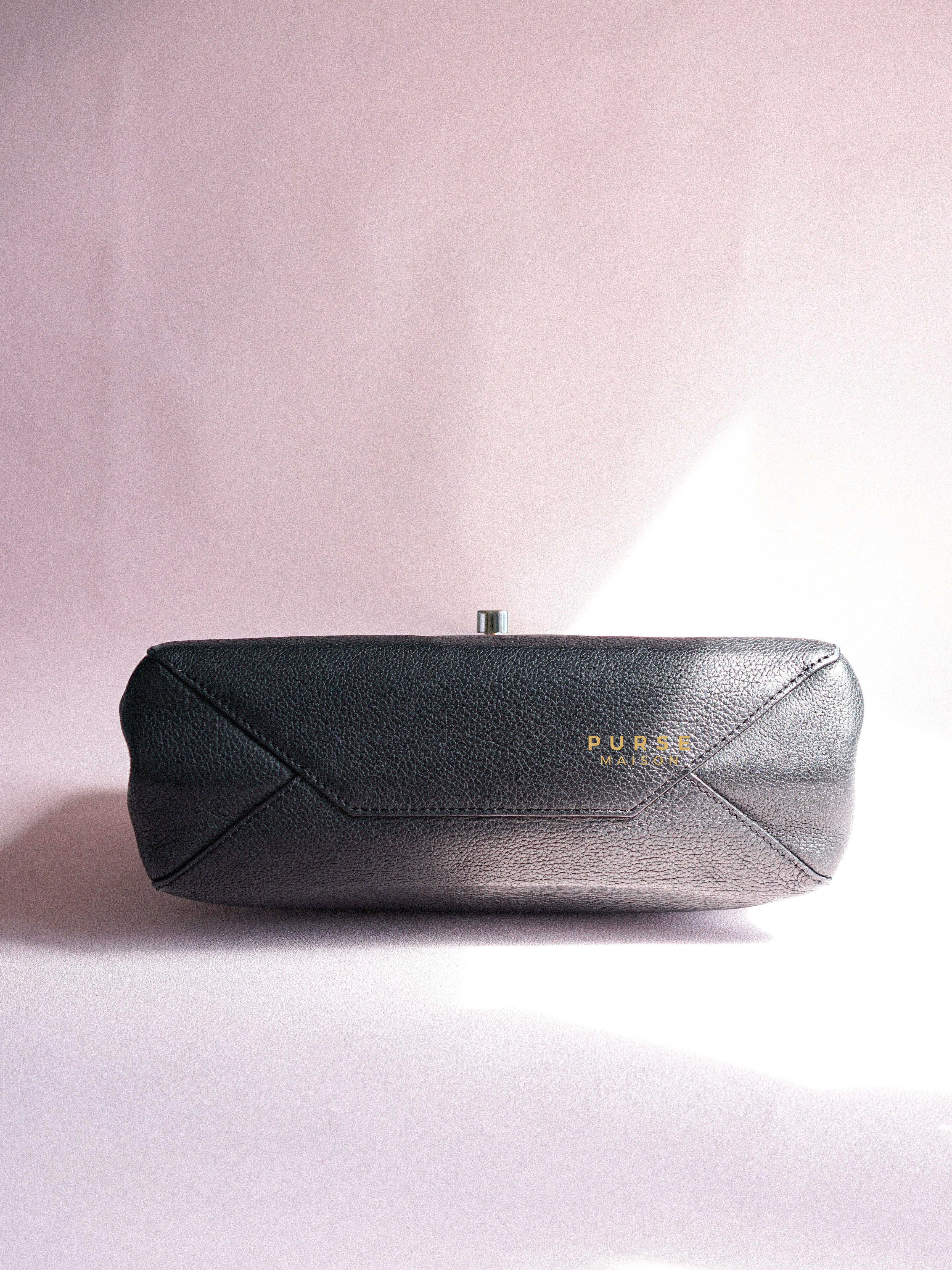 Louis Vuitton Lockme II Bag in Black Calfskin Leather (Date code: FL0127) | Purse Maison Luxury Bags Shop