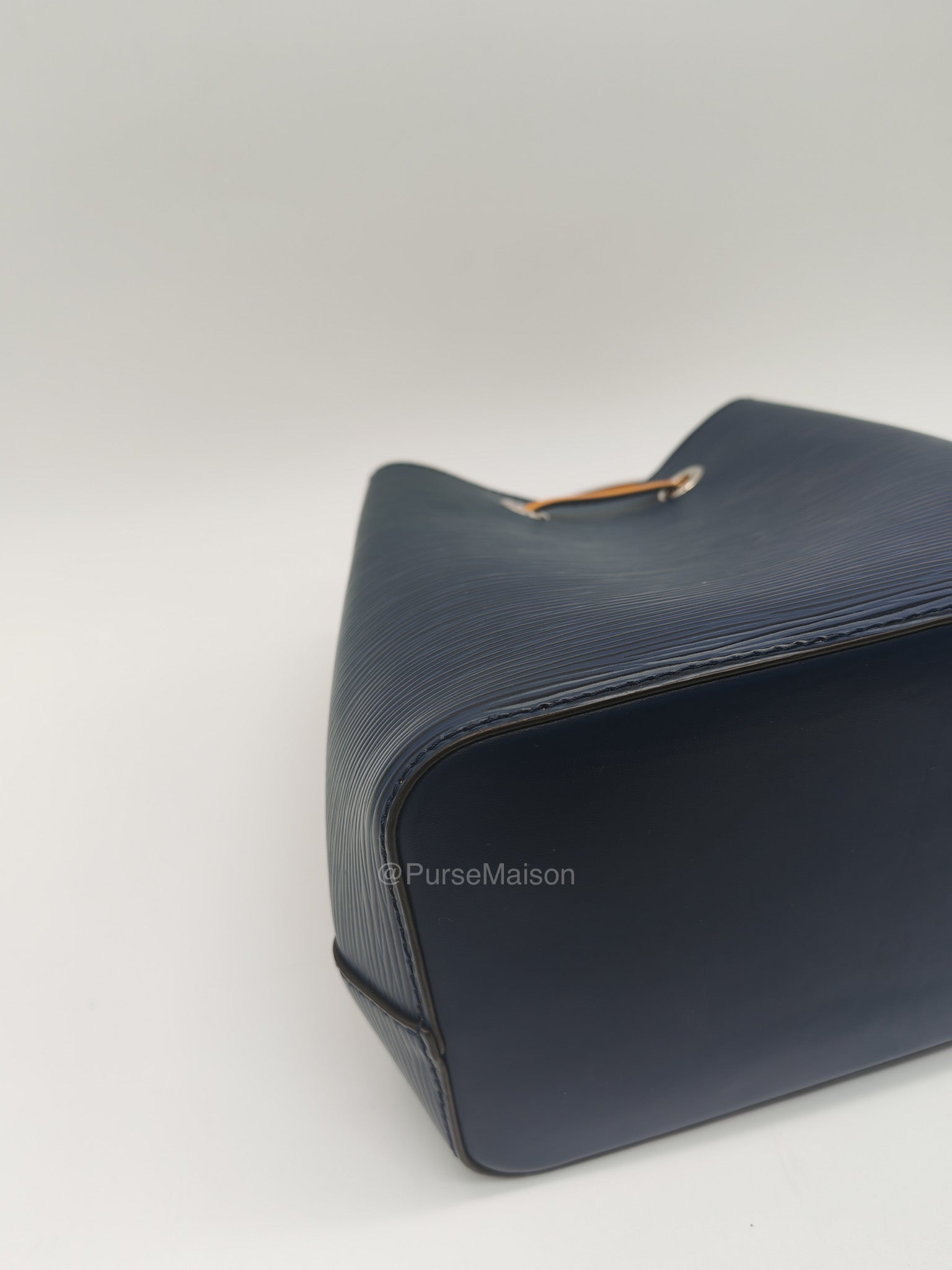 Louis Vuitton Neo Noe BB in Navy Blue Epi Leather & Silver Hardware (Microchip) | Purse Maison Luxury Bags Shop