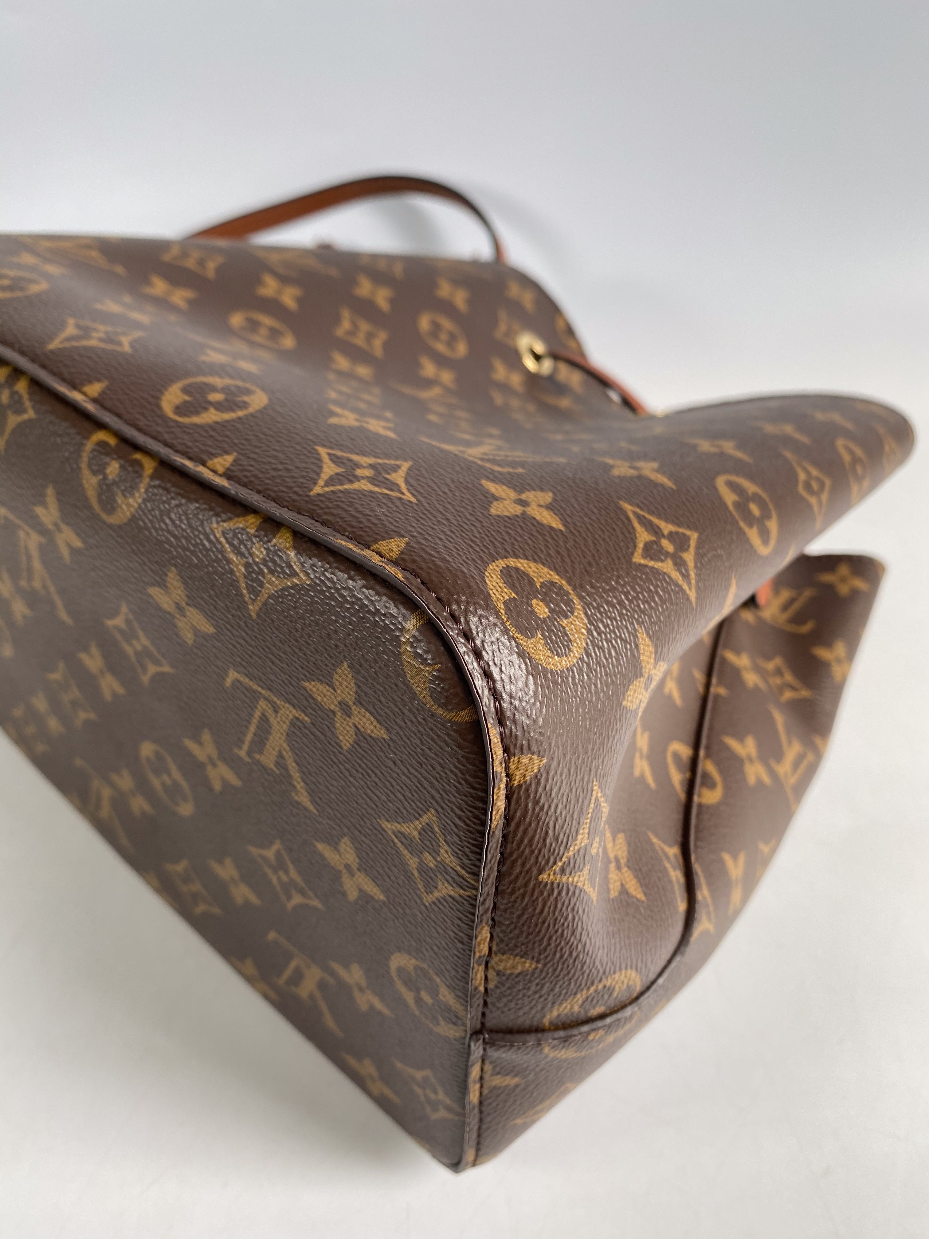 Louis Vuitton Neo Noe Caramel Monogram Canvas (Microchip)