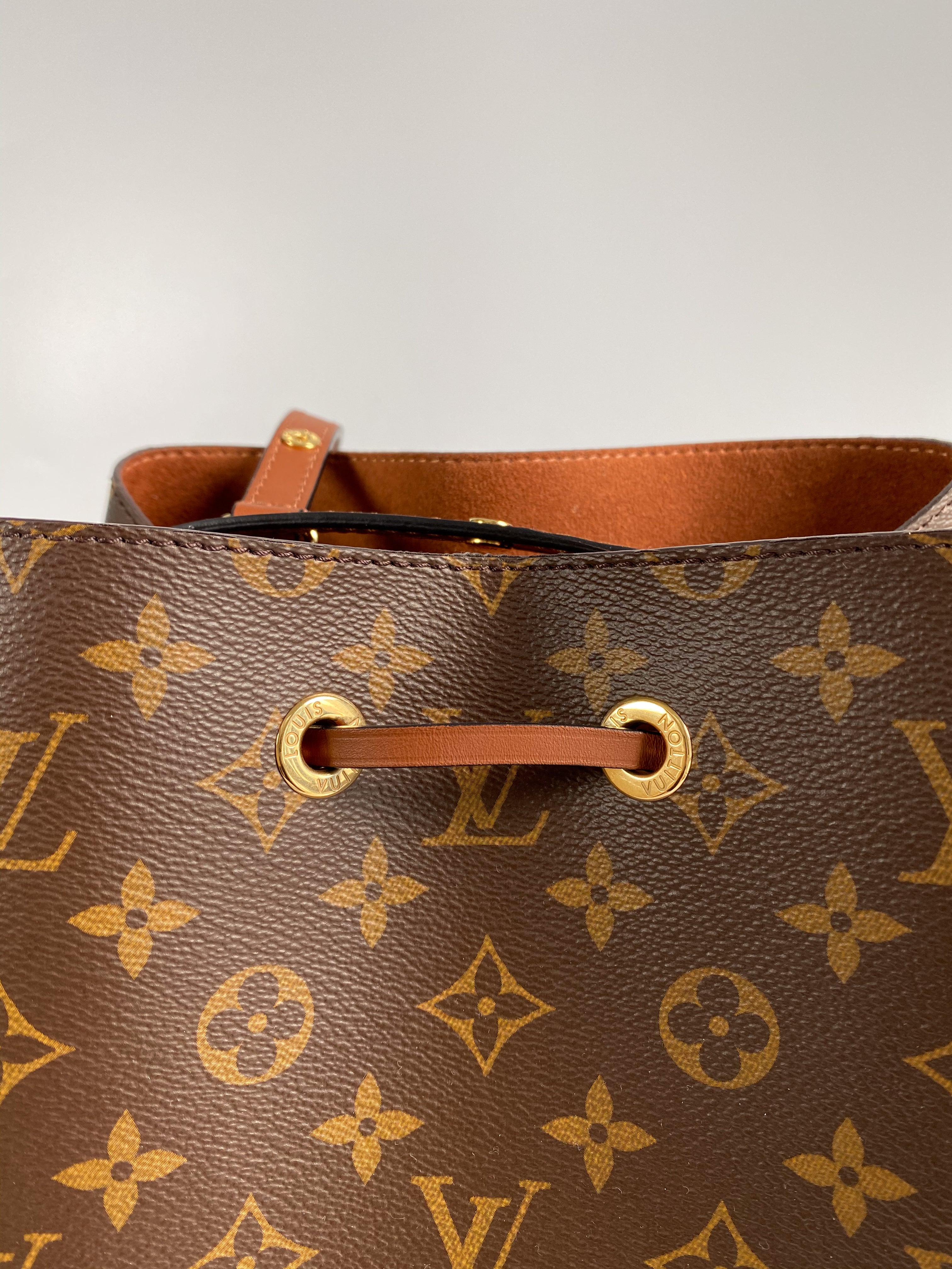 Louis Vuitton Neo Noe Caramel Monogram Canvas (Microchip)