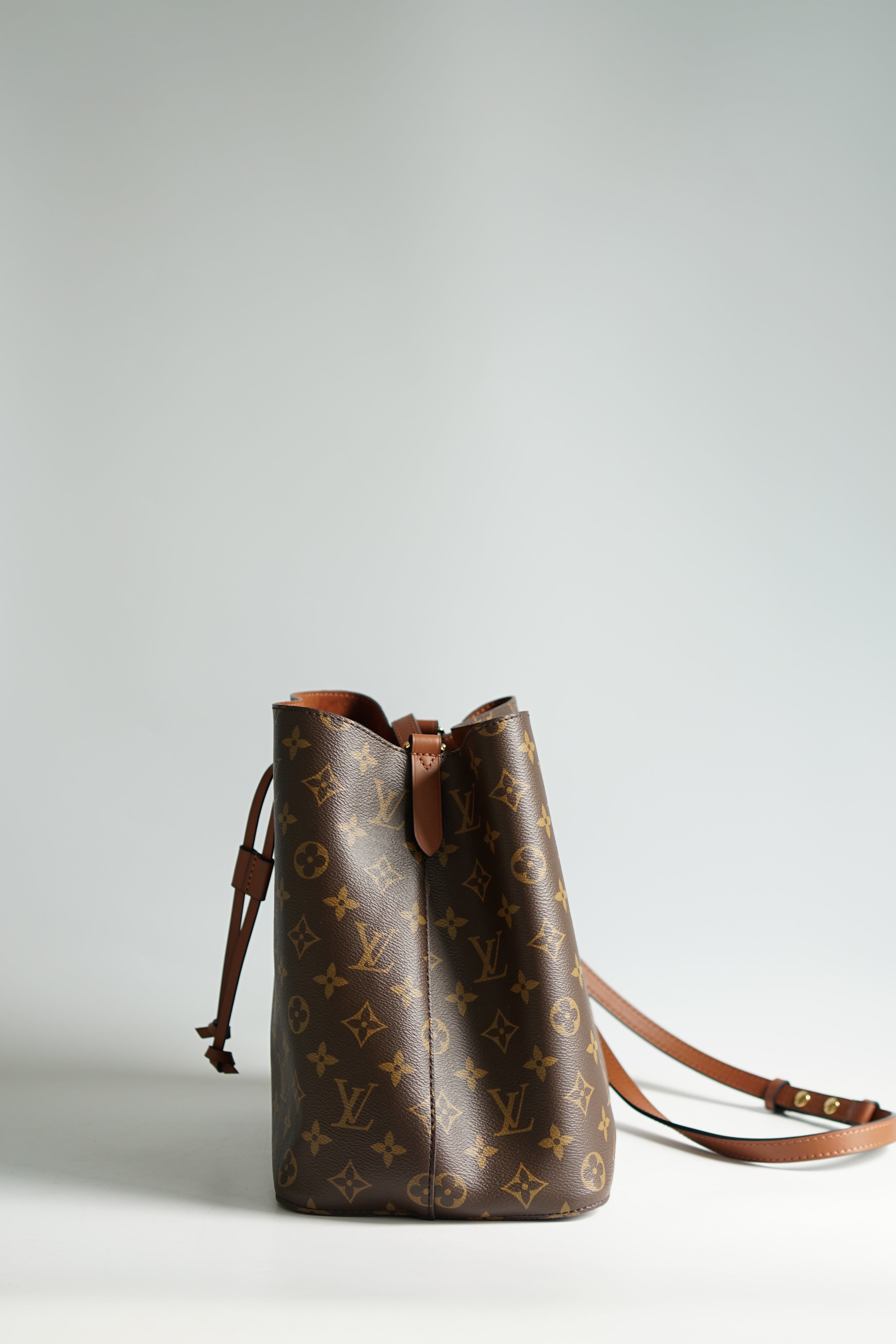 Louis Vuitton Neo Noe Caramel Monogram Canvas (Microchip)
