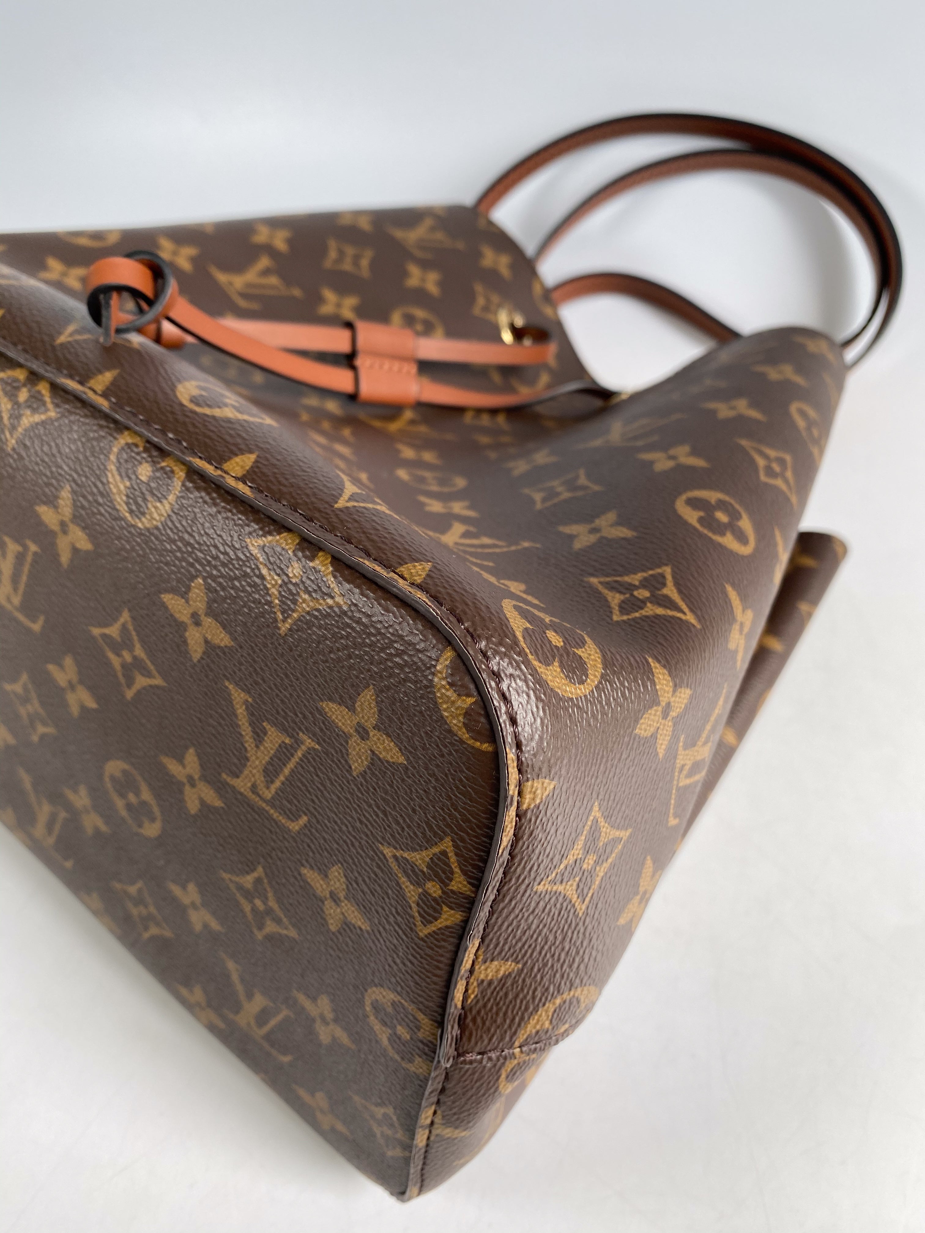 Louis Vuitton Neo Noe Caramel Monogram Canvas (Microchip)