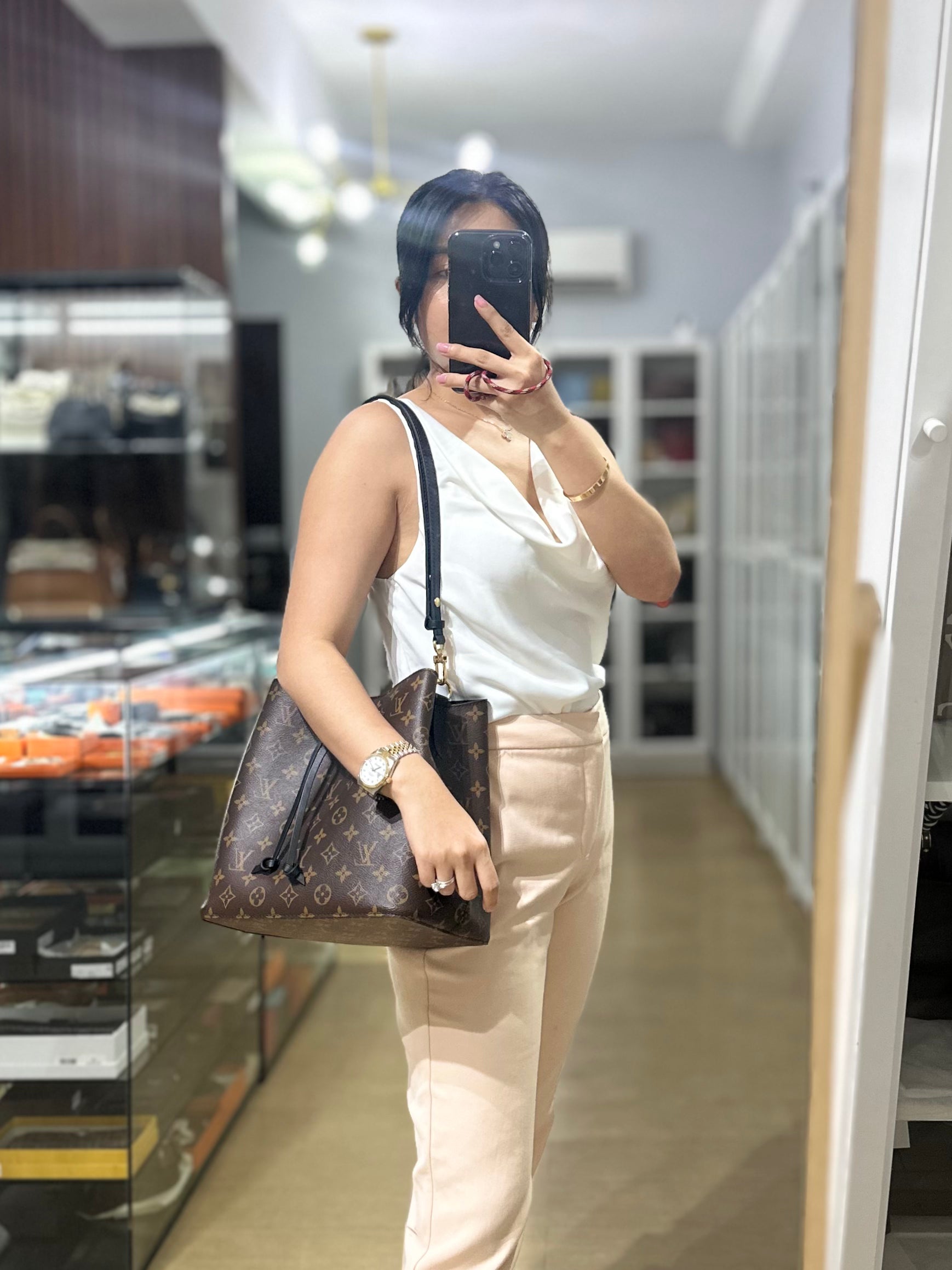 Louis Vuitton Neo Noe MM in Monogram Canvas & Black Leather Trim (Microchip) | Purse Maison Luxury Bags Shop