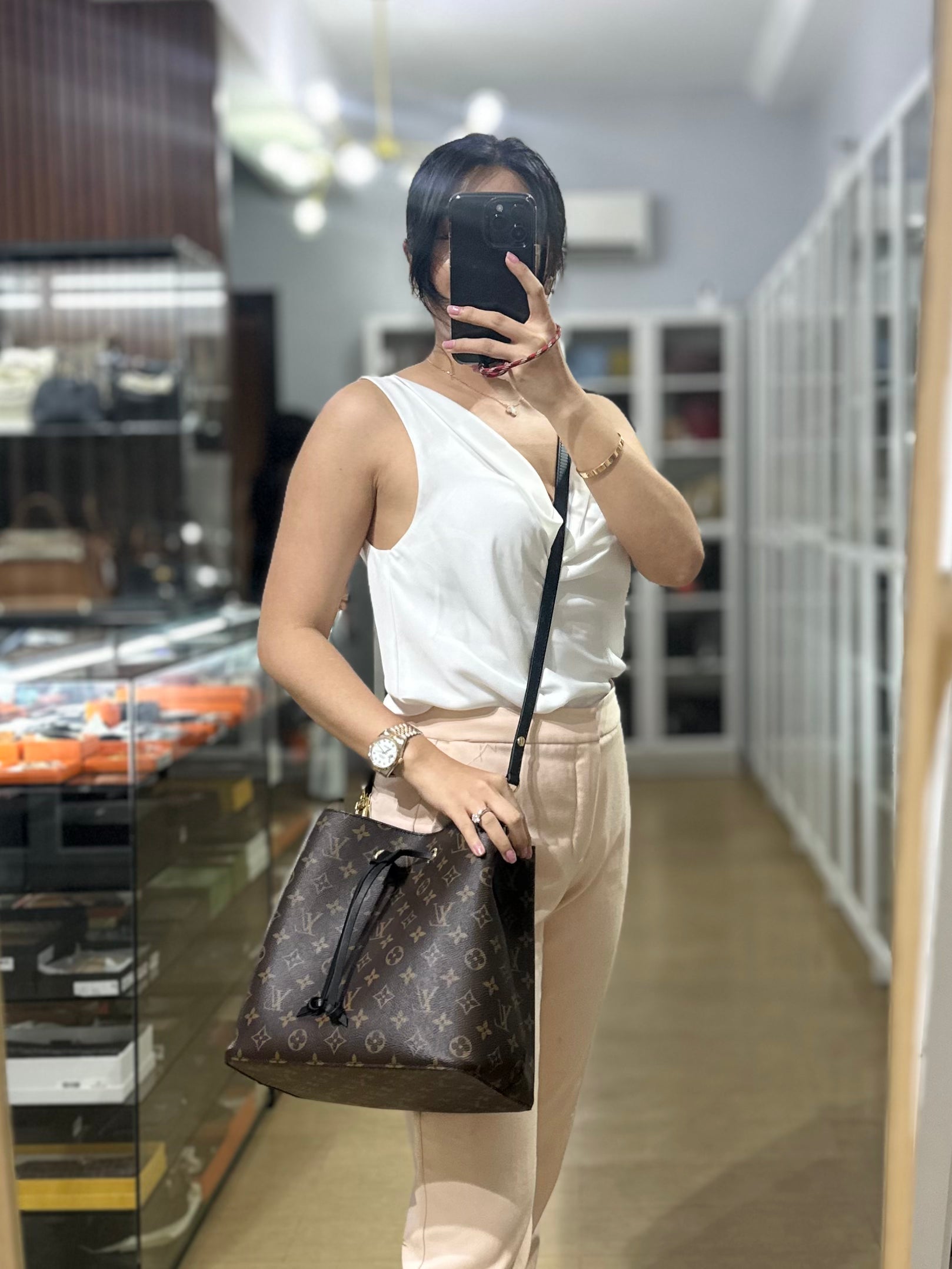 Louis Vuitton Neo Noe MM in Monogram Canvas & Black Leather Trim (Microchip) | Purse Maison Luxury Bags Shop
