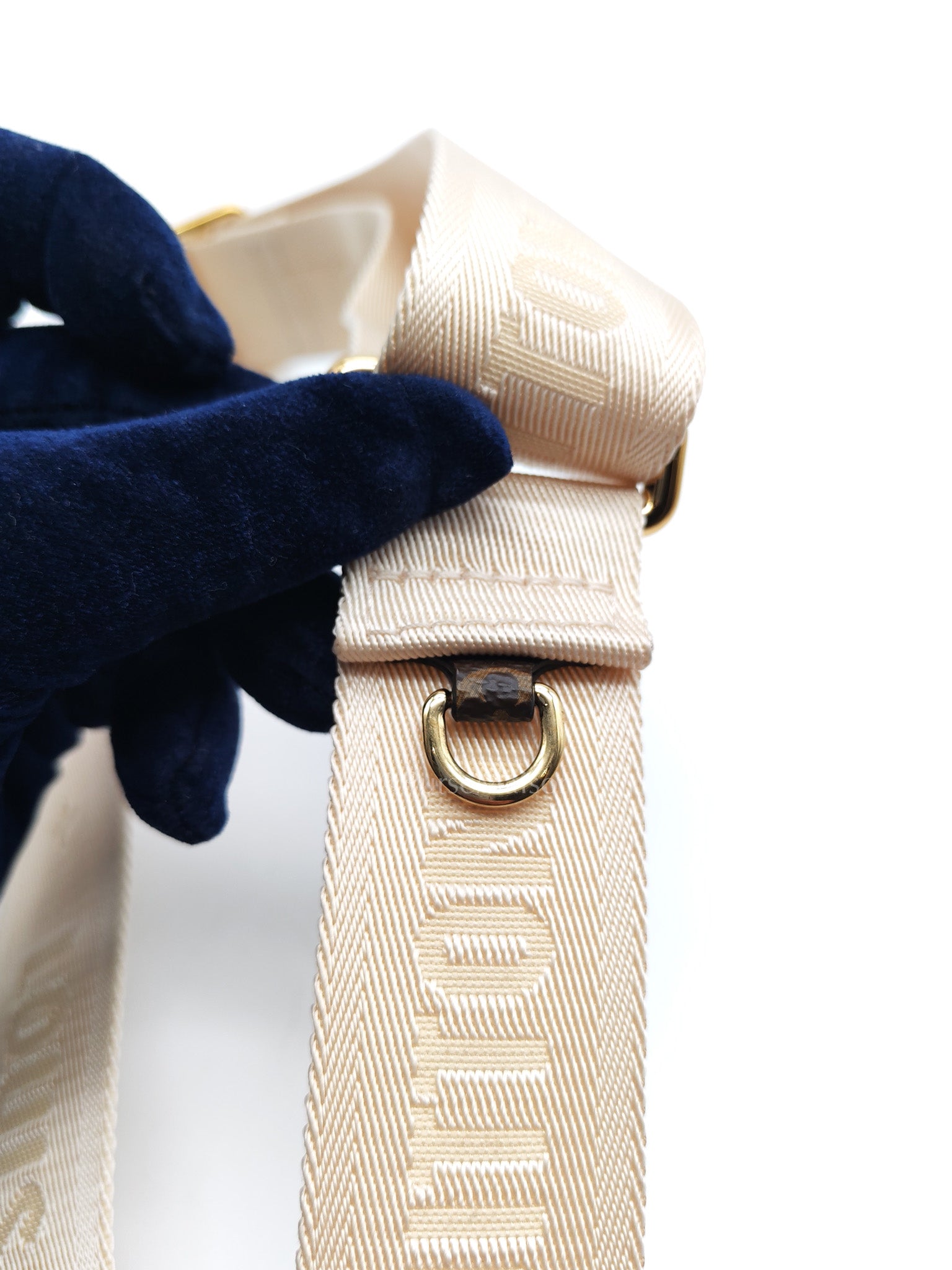 Louis Vuitton On The Go East West in Monogram Reverse Canvas (Microchip) | Purse Maison Luxury Bags Shop